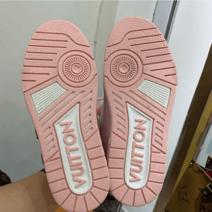 Louis Vuitton Louis Vuitton Low-Top Sneakers Size US 7 / IT 37 - 3 Thumbnail