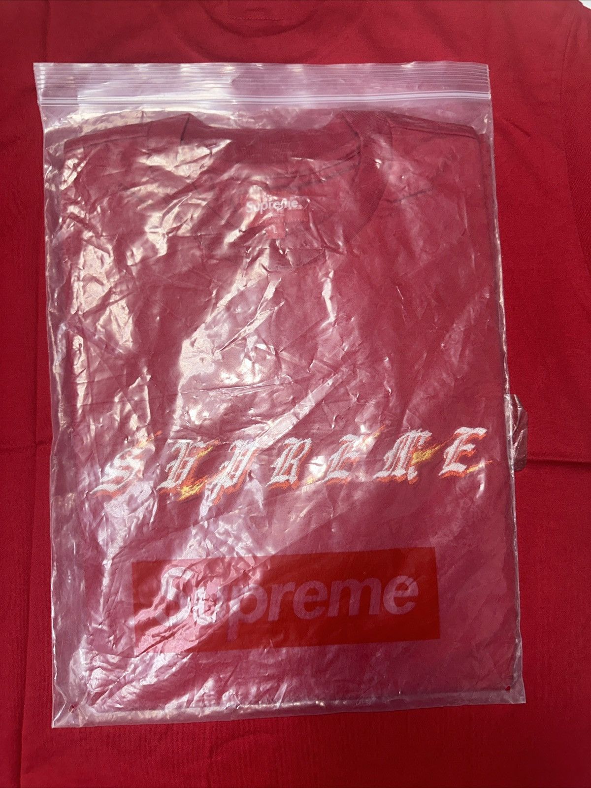 Supreme Supreme Flames S/S Top (SS22) Red Size US M / EU 48-50 / 2 - 1 Thumbnail