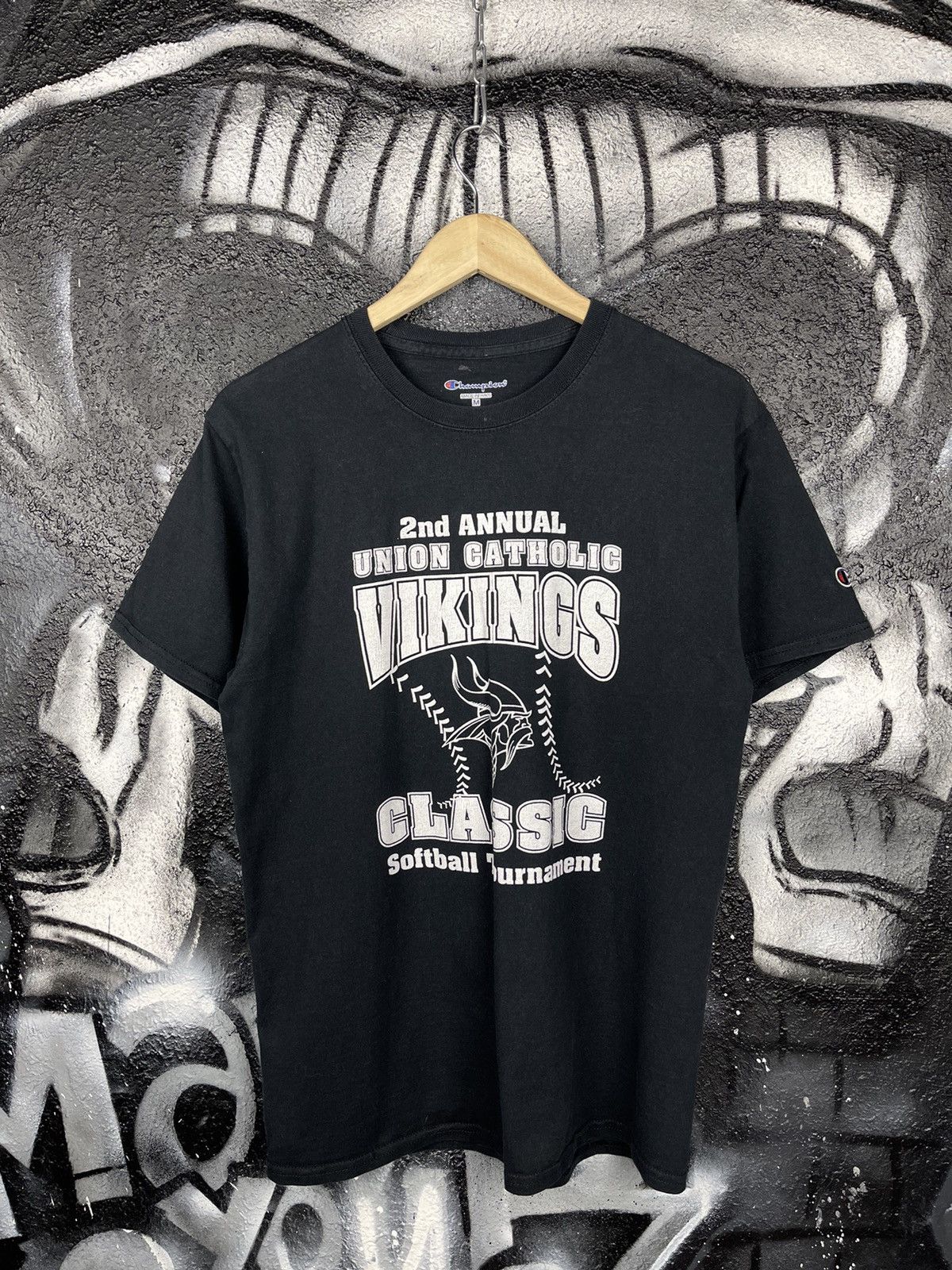 Champion Champion Vikings Classic Vintage Black T-Shirt Men’s Size M Size US M / EU 48-50 / 2 - 3 Thumbnail