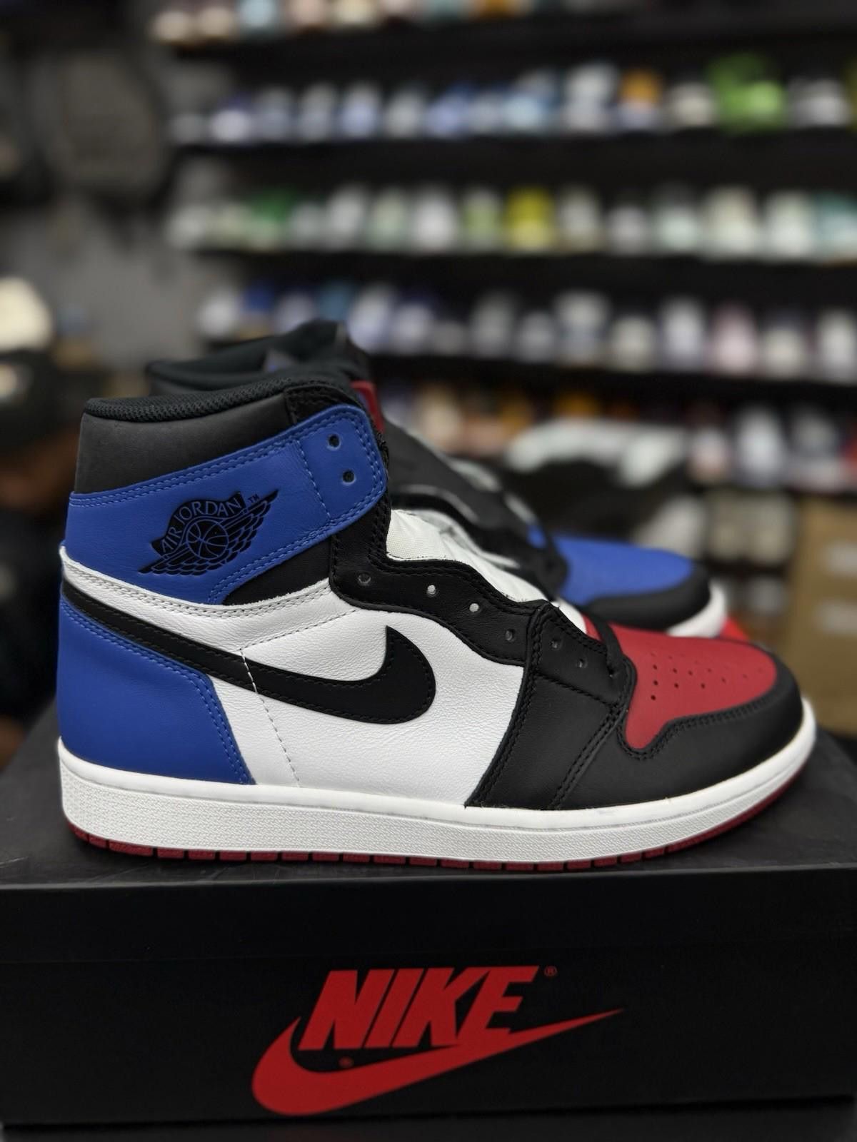 Jordan Brand Size 10 - Air Jordan 1 Retro High OG Top 3 2016 NEW Size US 10 / EU 43 - 1 Thumbnail