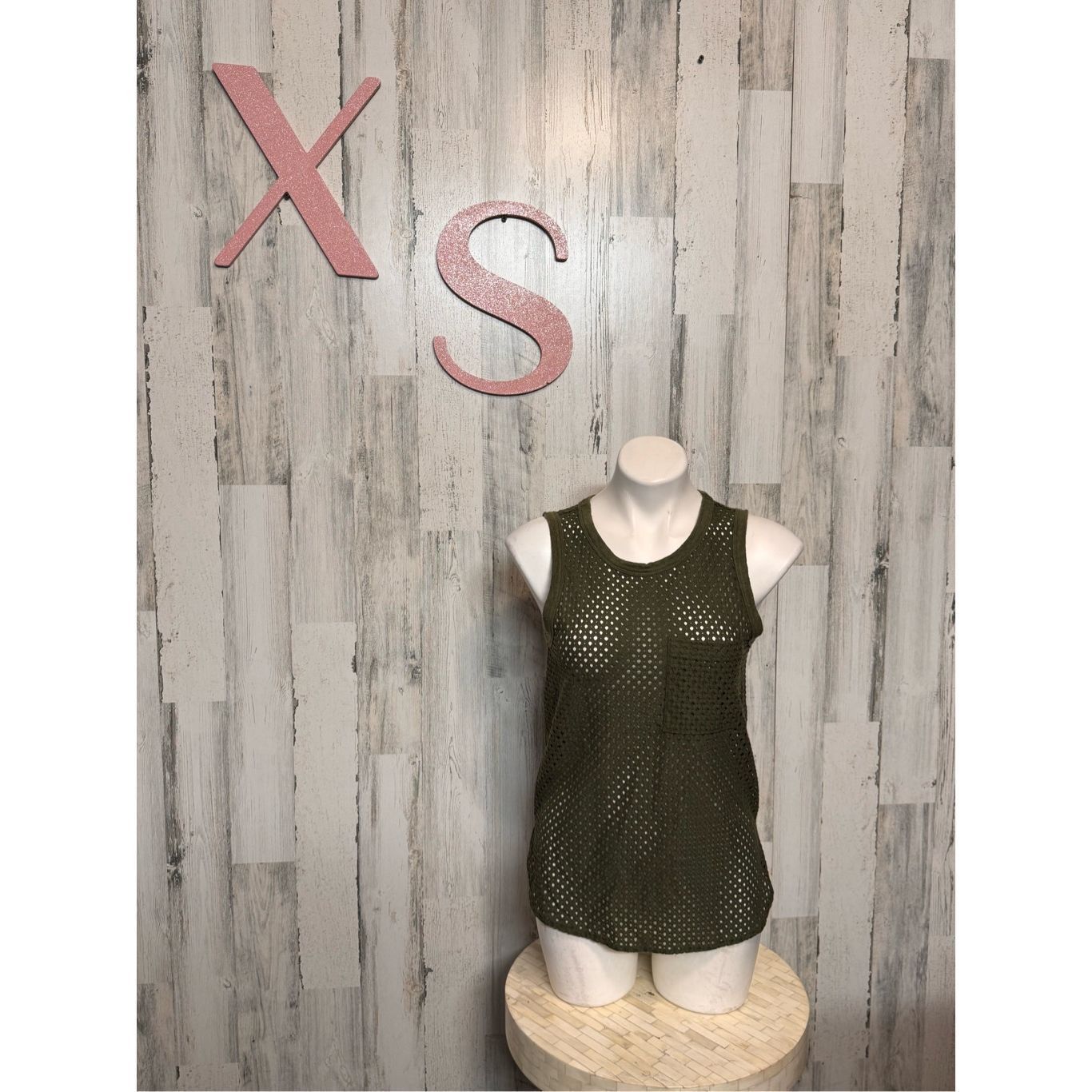 Banana Republic Banana Republic XS Olive Green Sleeveless Mesh Tank Top Pock Size XS / US 0-2 / IT 36-38 - 1 Thumbnail