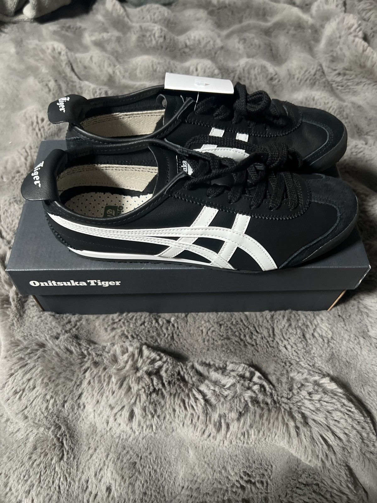 Onitsuka Tiger Onitsuka Tiger Mexico 66 ‘Black White’ Size US 6.5 / EU 39-40 - 4 Thumbnail