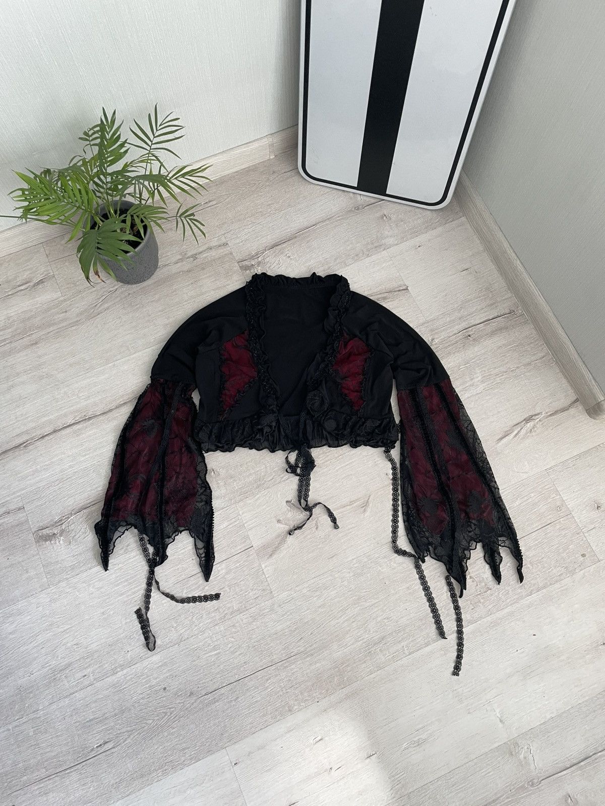 If Six Was Nine × Seditionaries Widow Gothic Lace Shrug – Bell Sleeves & Spider Web Detail Size S / US 4 / IT 40 - 1 Thumbnail