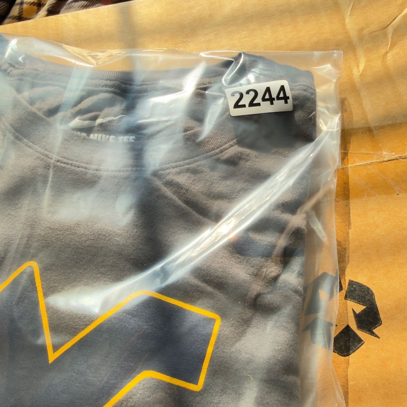 Nike Nike West Virginia University Mountaineers Shirt L Athletic Size US L / EU 52-54 / 3 - 8 Thumbnail