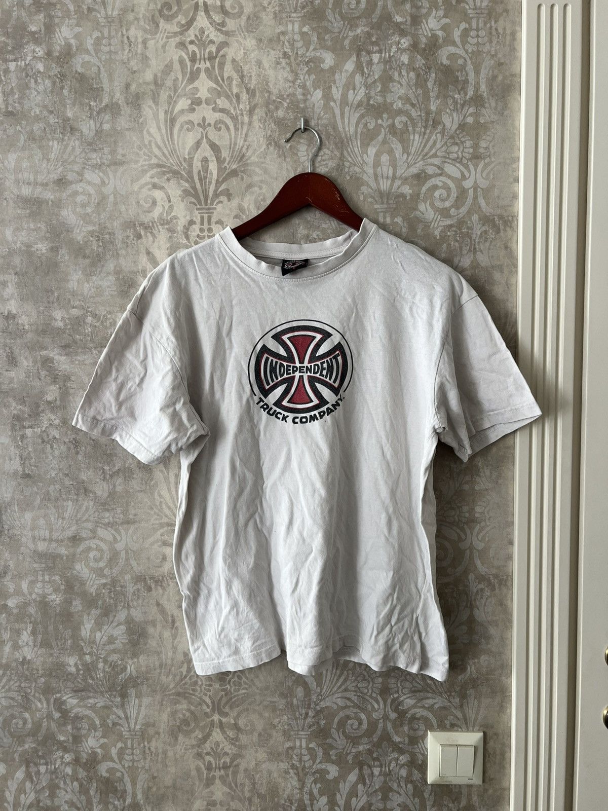 Independent Truck Co. Vintage independent truck company tee Size US M / EU 48-50 / 2 - 1 Thumbnail