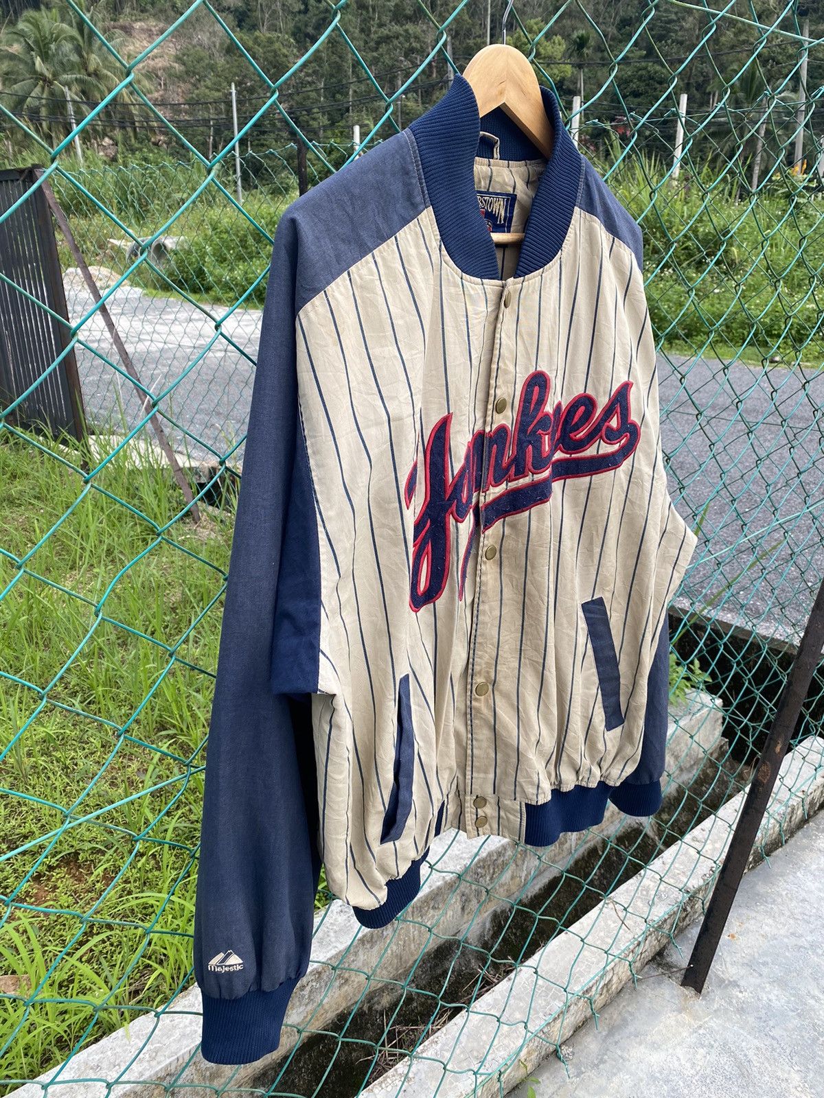 MLB × Majestic × New York Yankees AW New York Yankees pinstripe baggy varsity jacket Size US XL / EU 56 / 4 - 4 Thumbnail