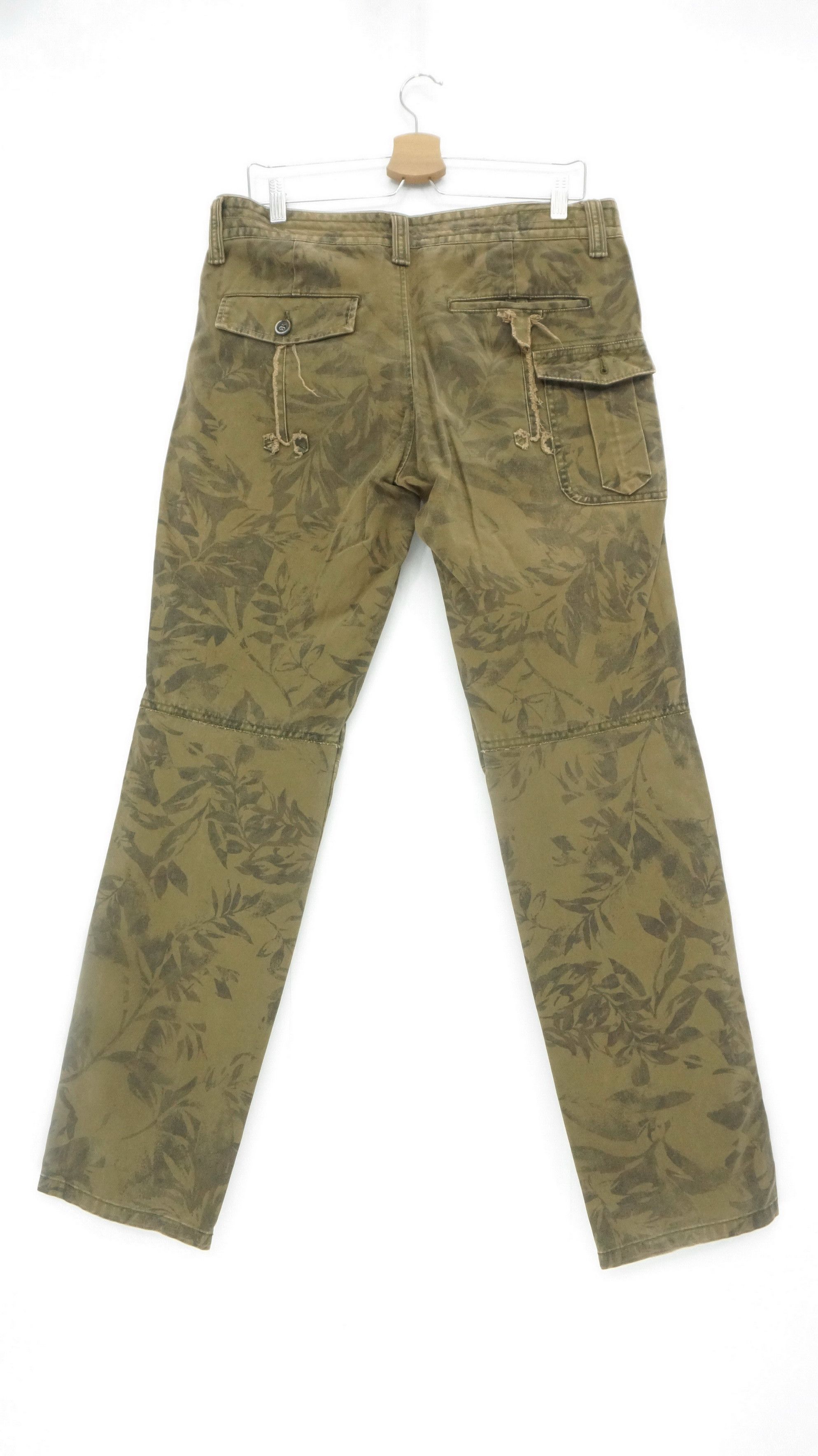 Marithe + Francois Girbaud Marithe Francois Girbaud Le Casual De Camo Pants Size US 34 / EU 50 - 1 Thumbnail