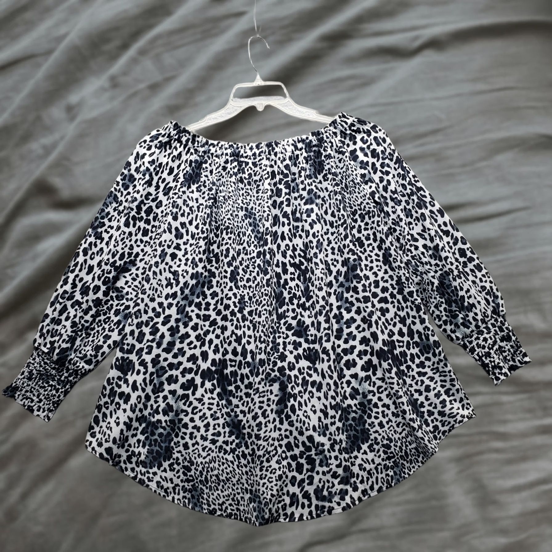 Vintage Better Be Blouse Womens Size S Womens Leopard Print Off the Shoulder High Low Round Hem Blouse Size S / US 4 / IT 40 - 1 Thumbnail