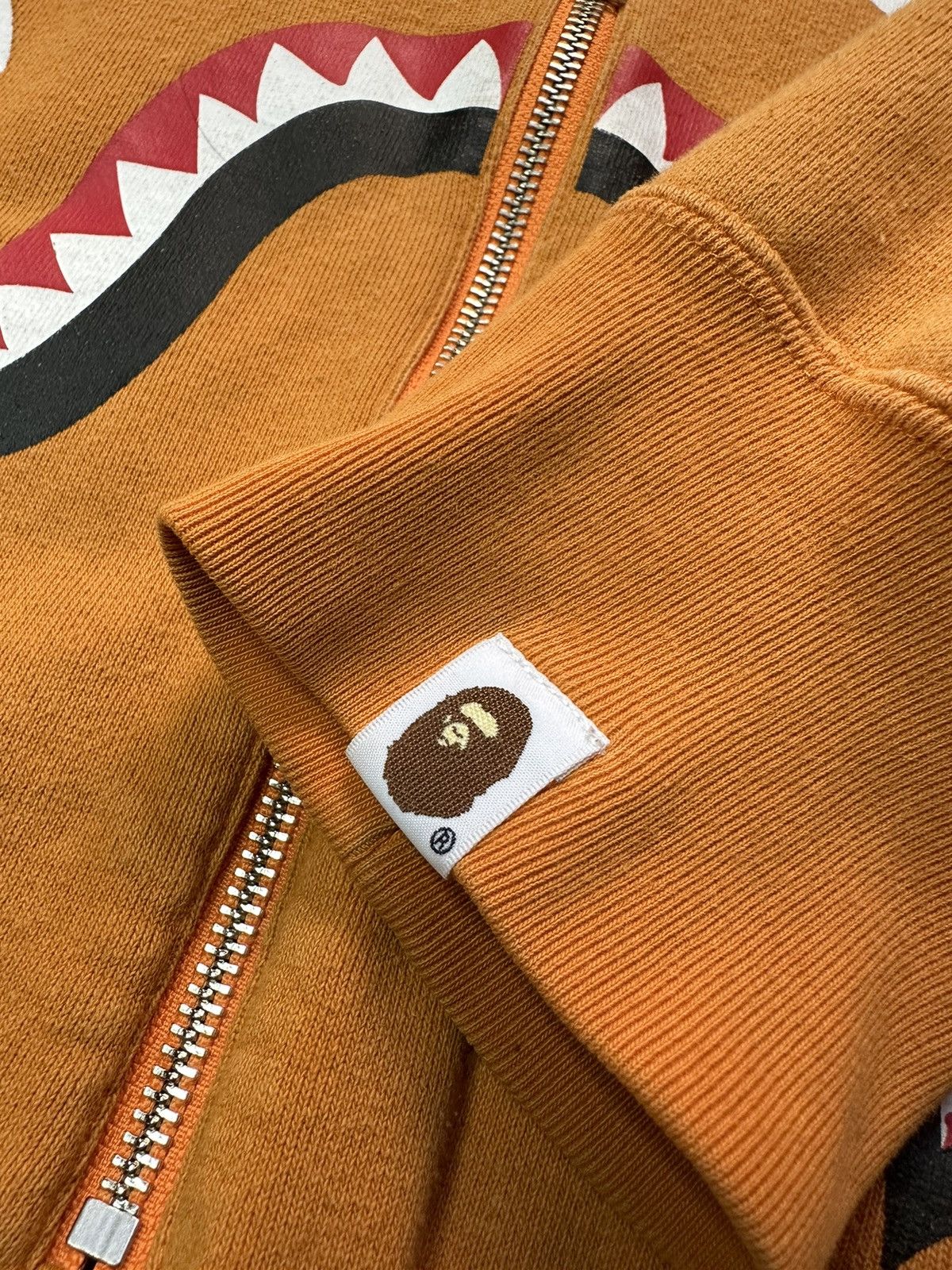 Bape Bape shark orange crewneck Size US M / EU 48-50 / 2 - 4 Thumbnail