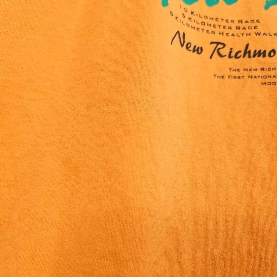 Gildan VINTAGE Gildan River Run T Shirt Mens XL Orange 10K Wisconsin Canada 90s Graphic Tee Size US XL / EU 56 / 4 - 5 Thumbnail