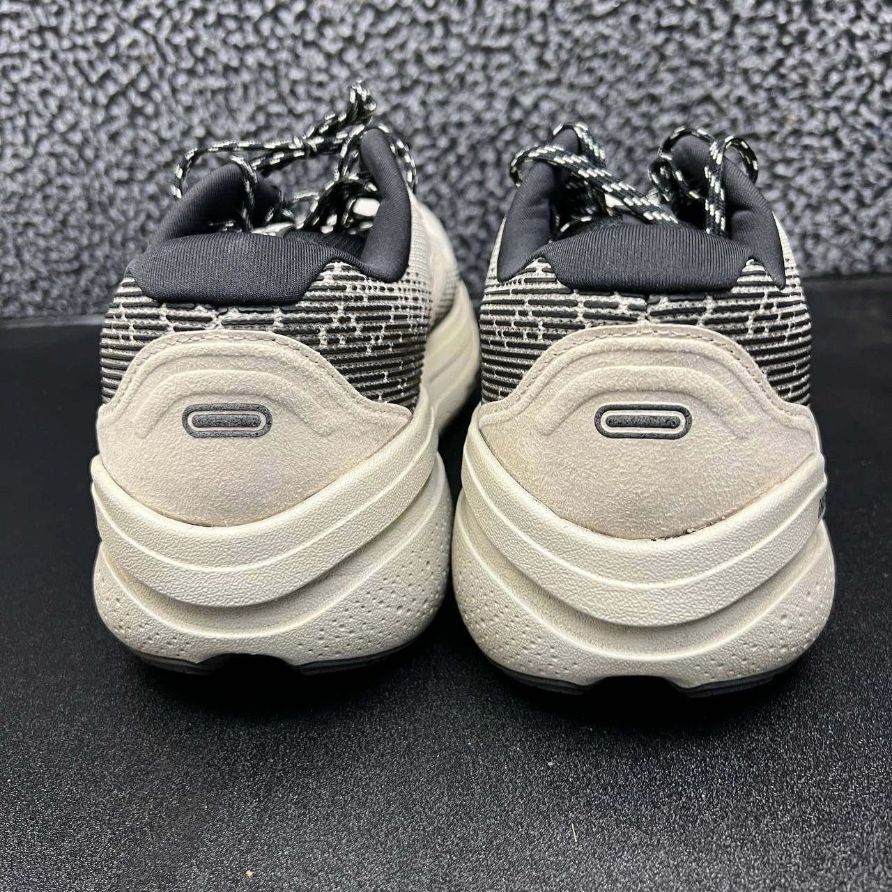 Brooks Brooks Ghost 2 Sneakers 11.5 Pelican Running 1104311D-092 Size US 11.5 / EU 44-45 - 4 Thumbnail