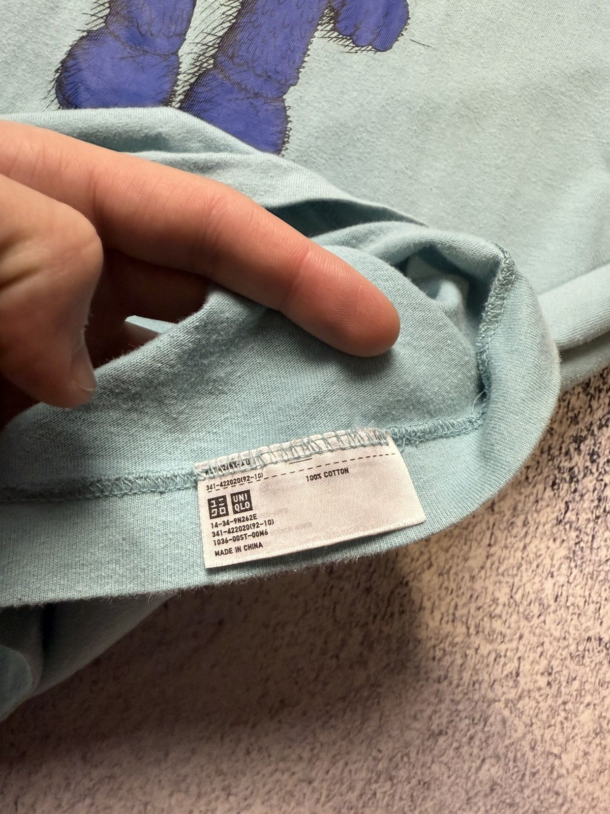 Japanese Brand Vintage Uniqlo x kaws T-shirt USA Size US S / EU 44-46 / 1 - 14 Thumbnail