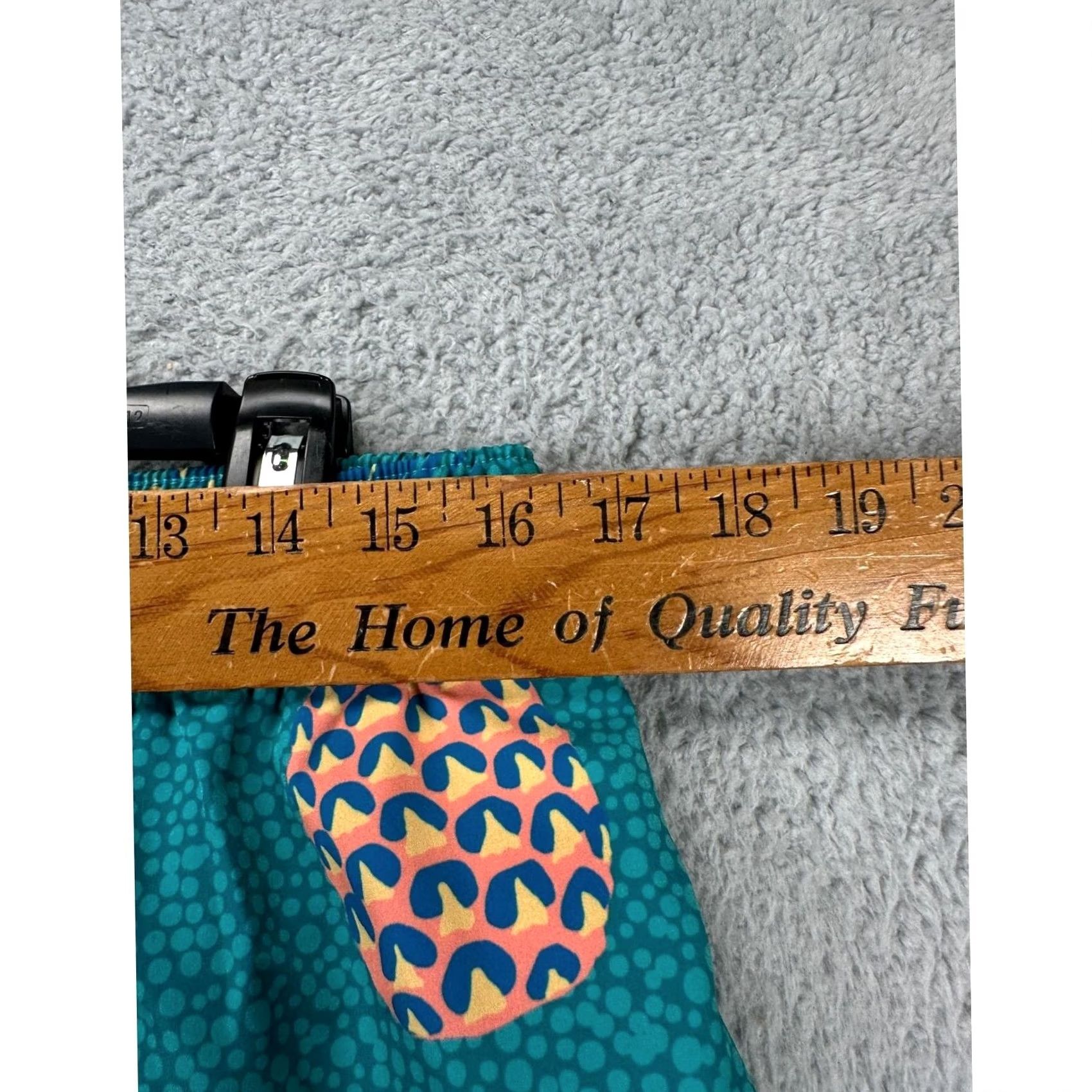 Chubbies Chubbies Swim Trunks Mens Large Teal Green Pineapple Lined Drawstring NEW B42 Board Shorts Beach Pattern Geometric Elastic Waist Mens Size ONE SIZE - 7 Thumbnail
