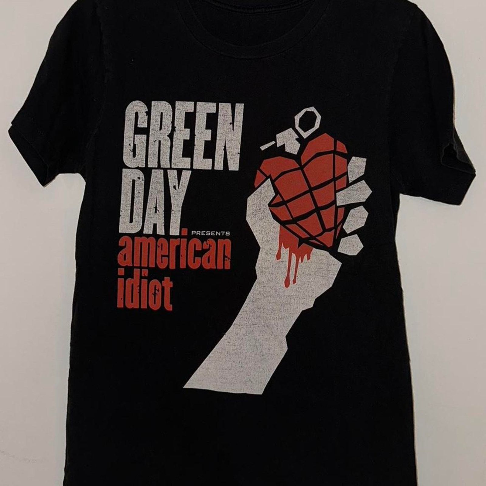 Band Tees Green Day American Idiot Band Tee Emo size S Size US S / EU 44-46 / 1 - 1 Thumbnail