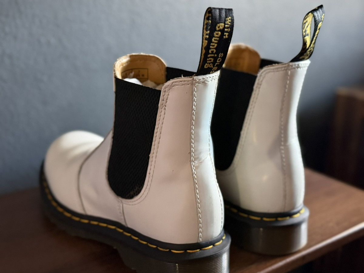 Dr. Martens Dr. Martens Chelsea Boots – White, Size 8W Size US 8 / IT 38 - 5 Thumbnail