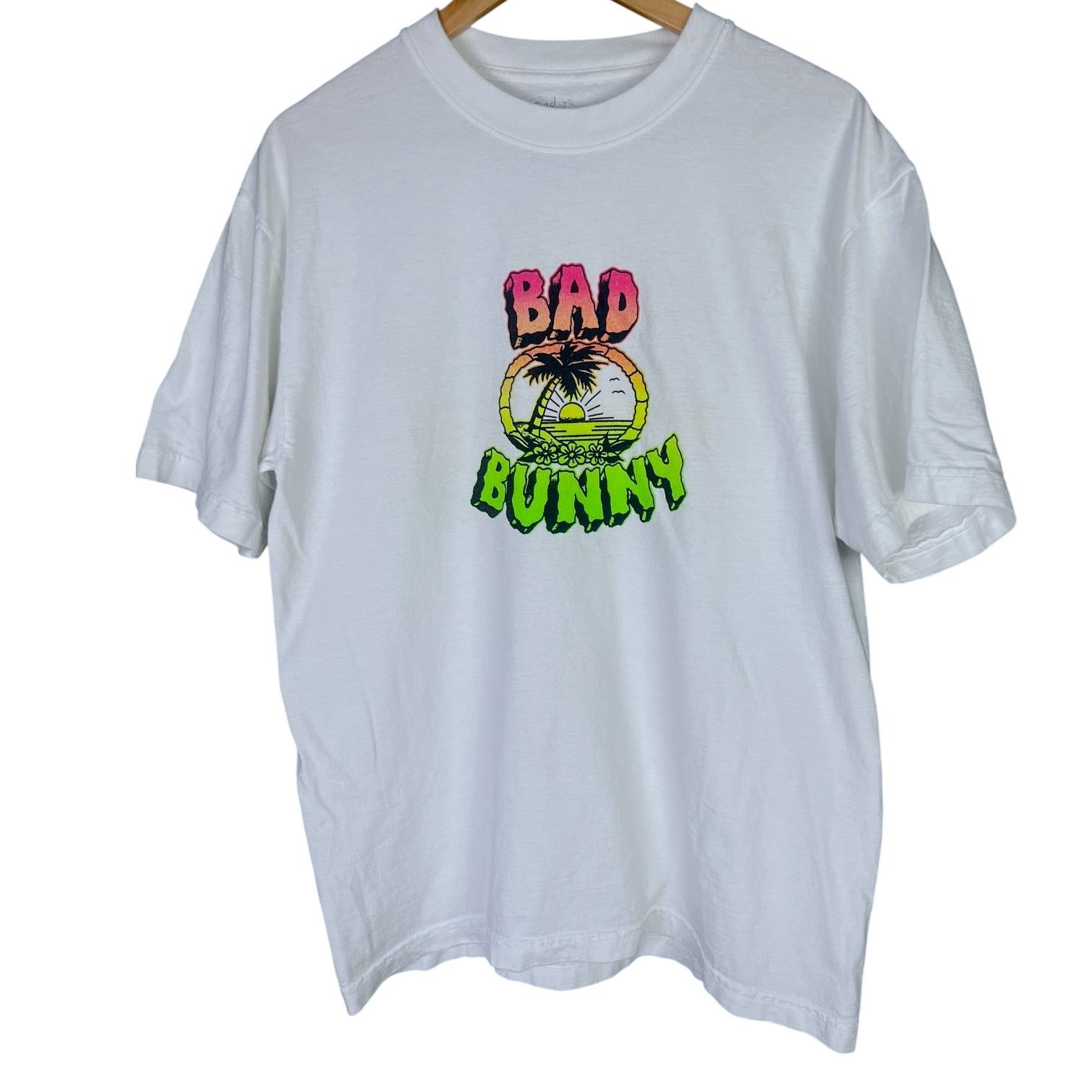 Cotton On Unisex Bad Bunny Un Verano Sin Ti T-Shirt White Size M AUTH Size US M / EU 48-50 / 2 - 1 Thumbnail