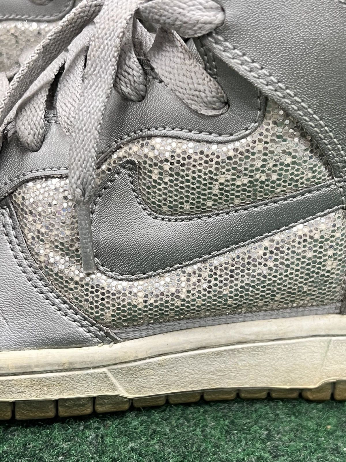Nike Vintage 2010 Nike Dunk High Metallic Silver Size US 6 / EU 39 - 2 Thumbnail