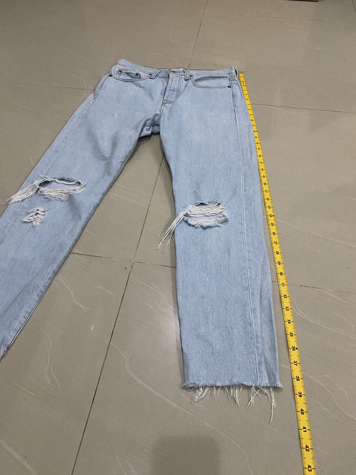 Levi's Vintage Distressing Levis Ladies Jens Size 31" - 3 Thumbnail