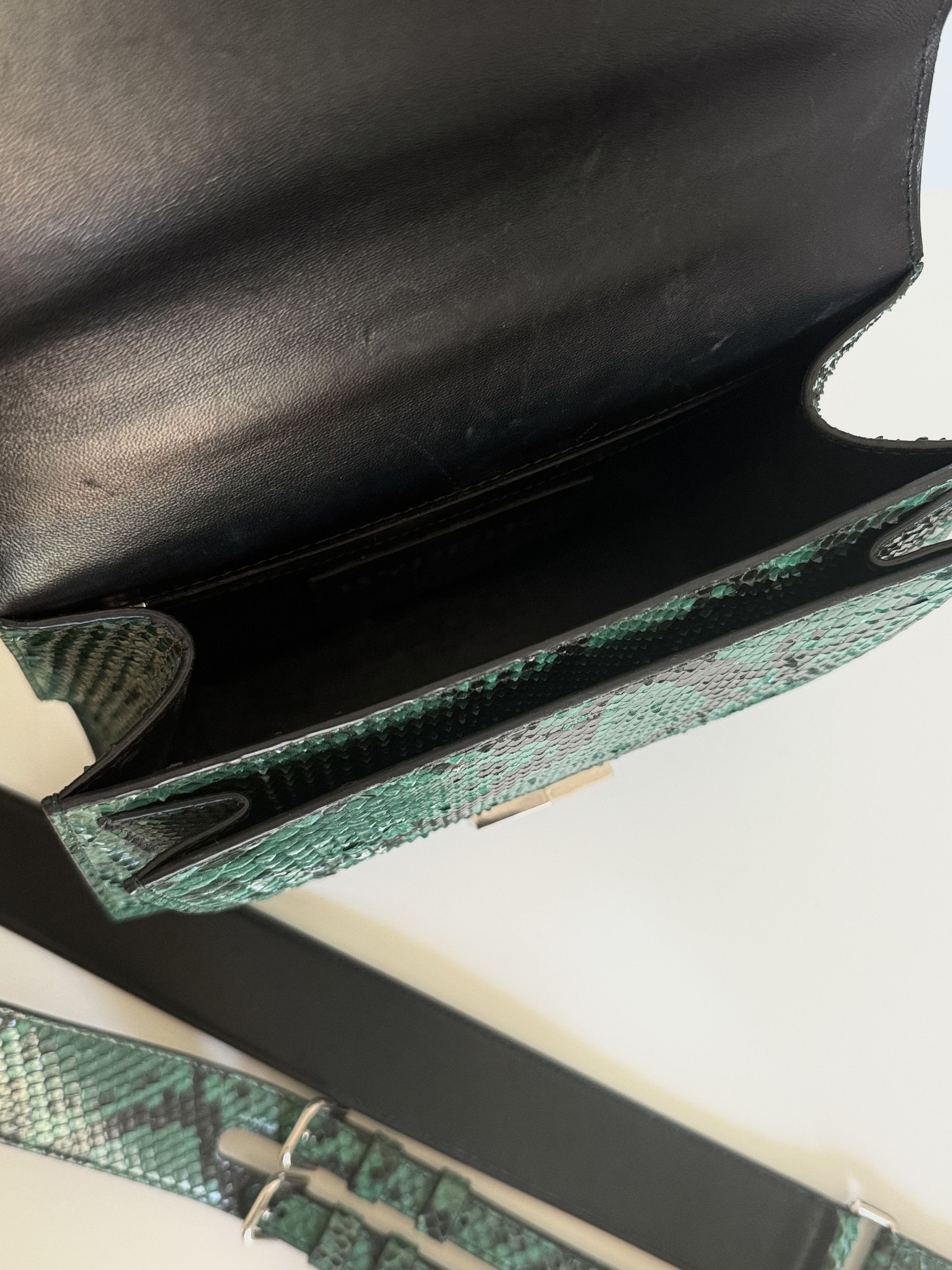 Byredo Byredo Limited Edition Dark Green Python Leather Bag Size ONE SIZE - 6 Thumbnail