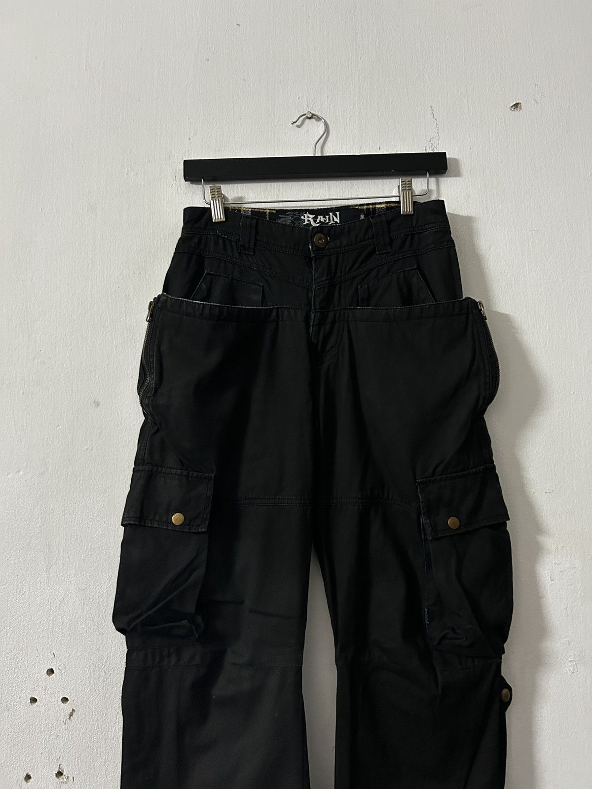If Six Was Nine 2000’s Japanese Brand Rain black bondage lgb cargo pants Size US 28 / EU 44 - 2 Thumbnail
