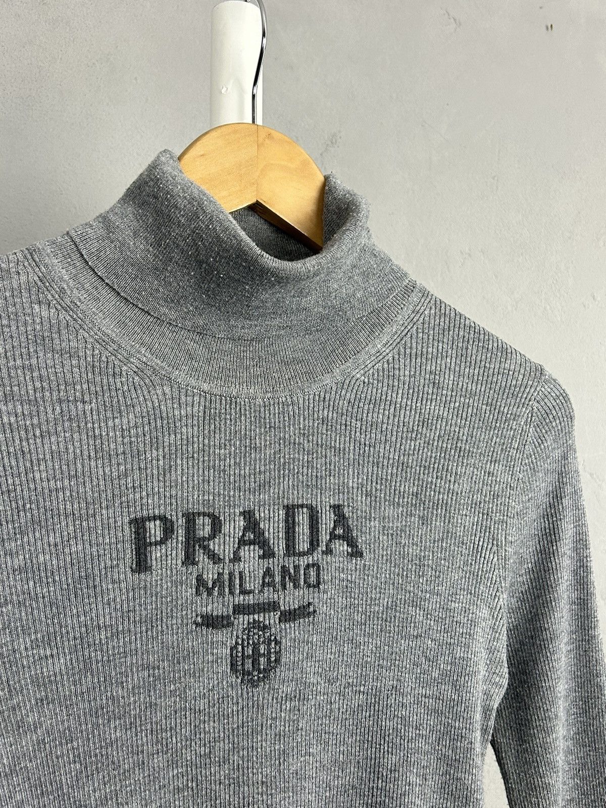 Prada Prada Milano Big Logo Turtleneck Sweater Size XS / US 0-2 / IT 36-38 - 5 Thumbnail