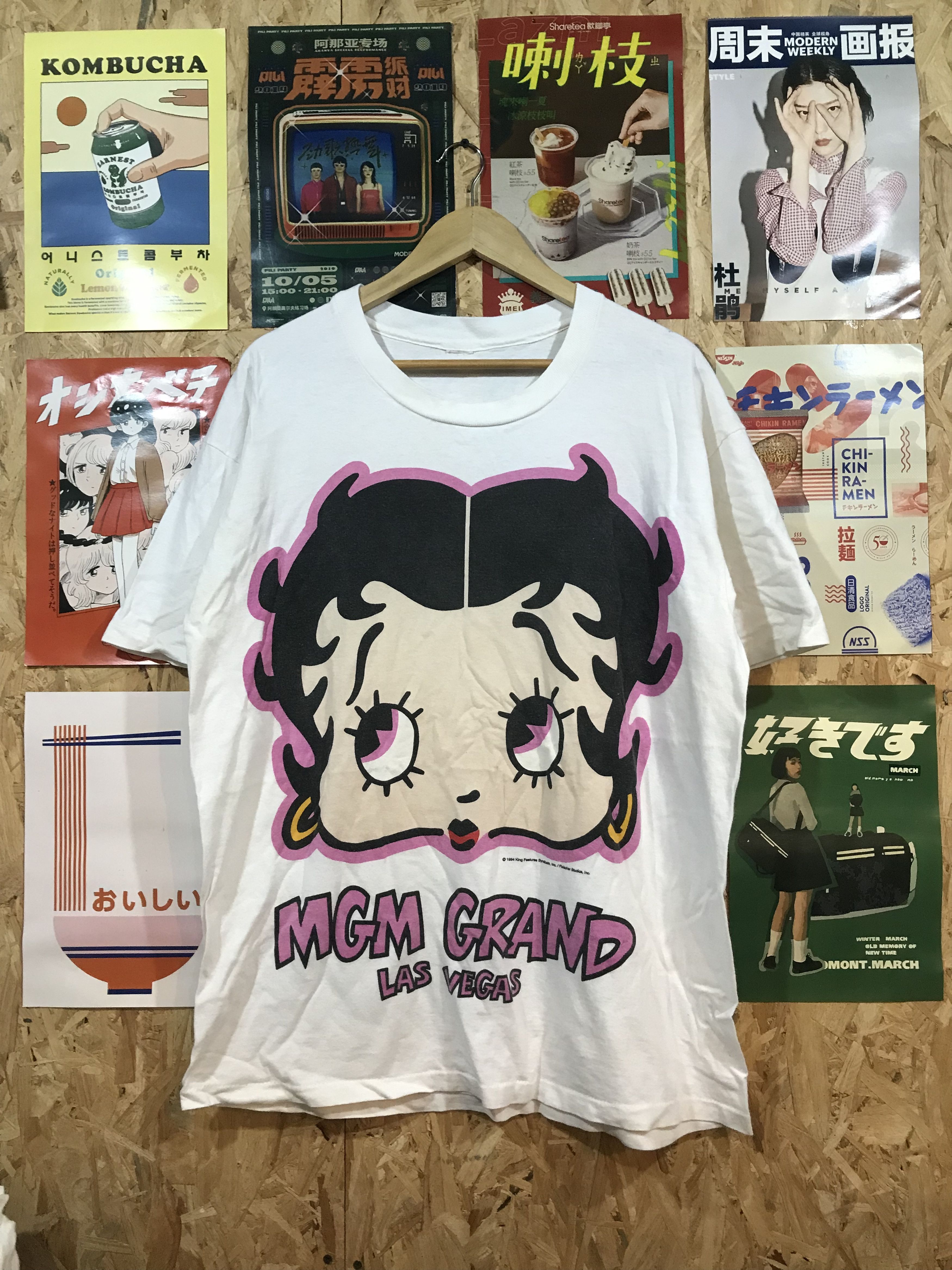Vintage VINTAGE 90S BETTY BOOP MGM GRAND LAS VEGAS 1994 Size US XL / EU 56 / 4 - 1 Thumbnail