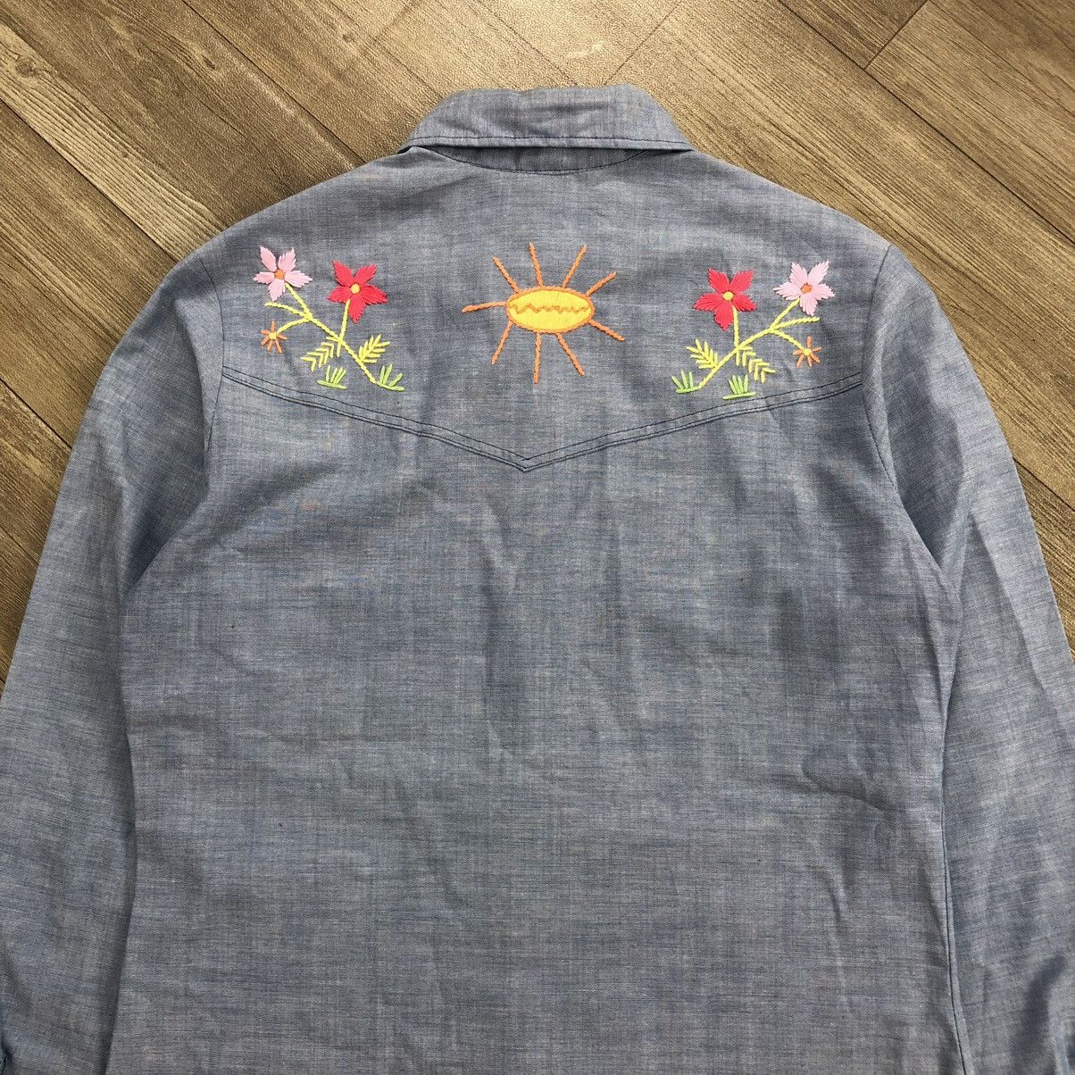 Wrangler 1970s Wrangler Embroidered Pearl Snap Western Shirt Chambray Size US S / EU 44-46 / 1 - 13 Thumbnail