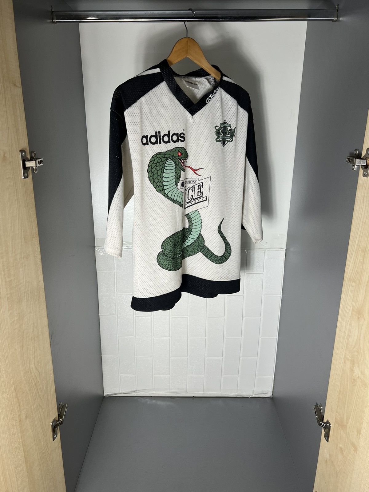Adidas VINTAGE ADIDAS NEW CASTLE UNITED HOCKEY RETRO JERSEY Y2K 90s Size US S / EU 44-46 / 1 - 3 Thumbnail