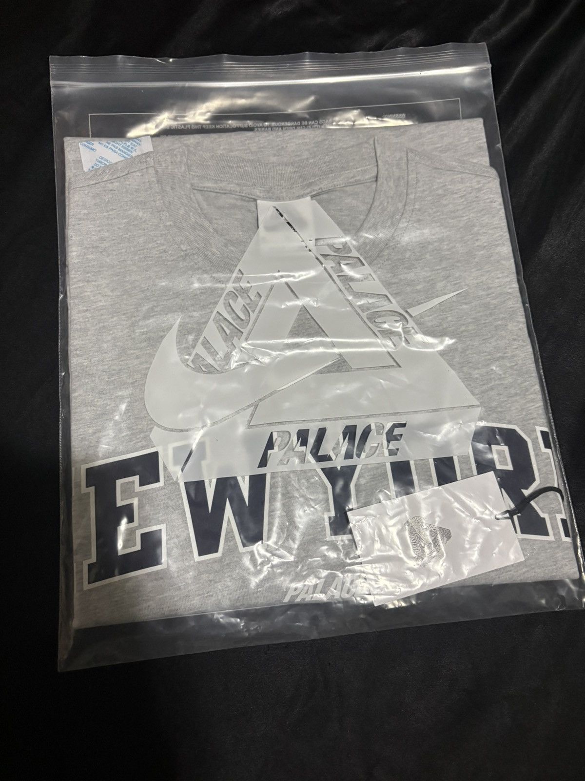 Palace Palace Nike Shop T-Shirt Size US M / EU 48-50 / 2 - 7 Thumbnail