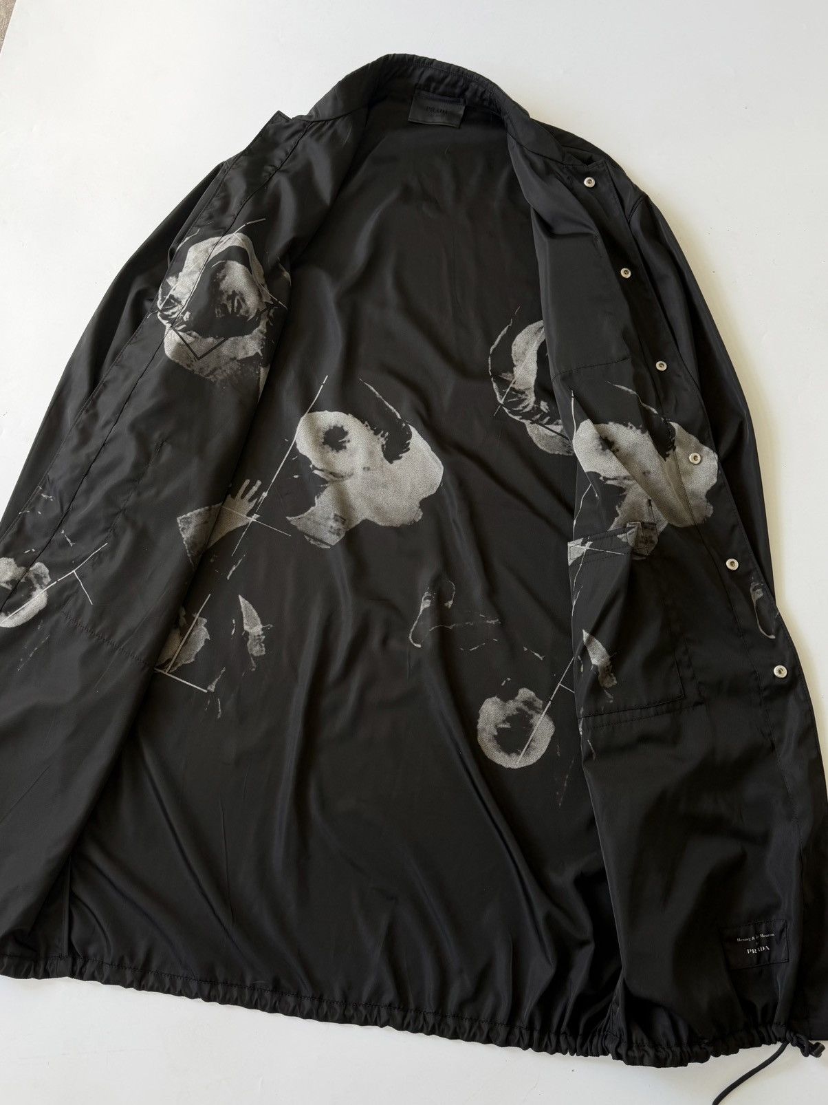 Prada Prada Herzog & de Meuron A/W 2018 A Printed Shirt Size US L / EU 52-54 / 3 - 6 Thumbnail