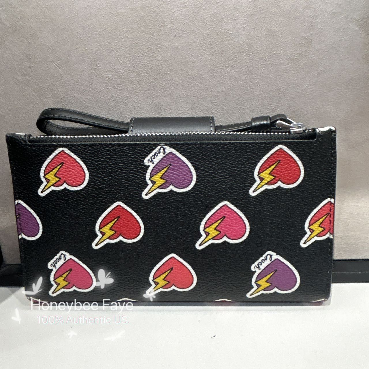 Coach Phone Wallet With Heart Bolt Print CW491 Size ONE SIZE - 3 Thumbnail