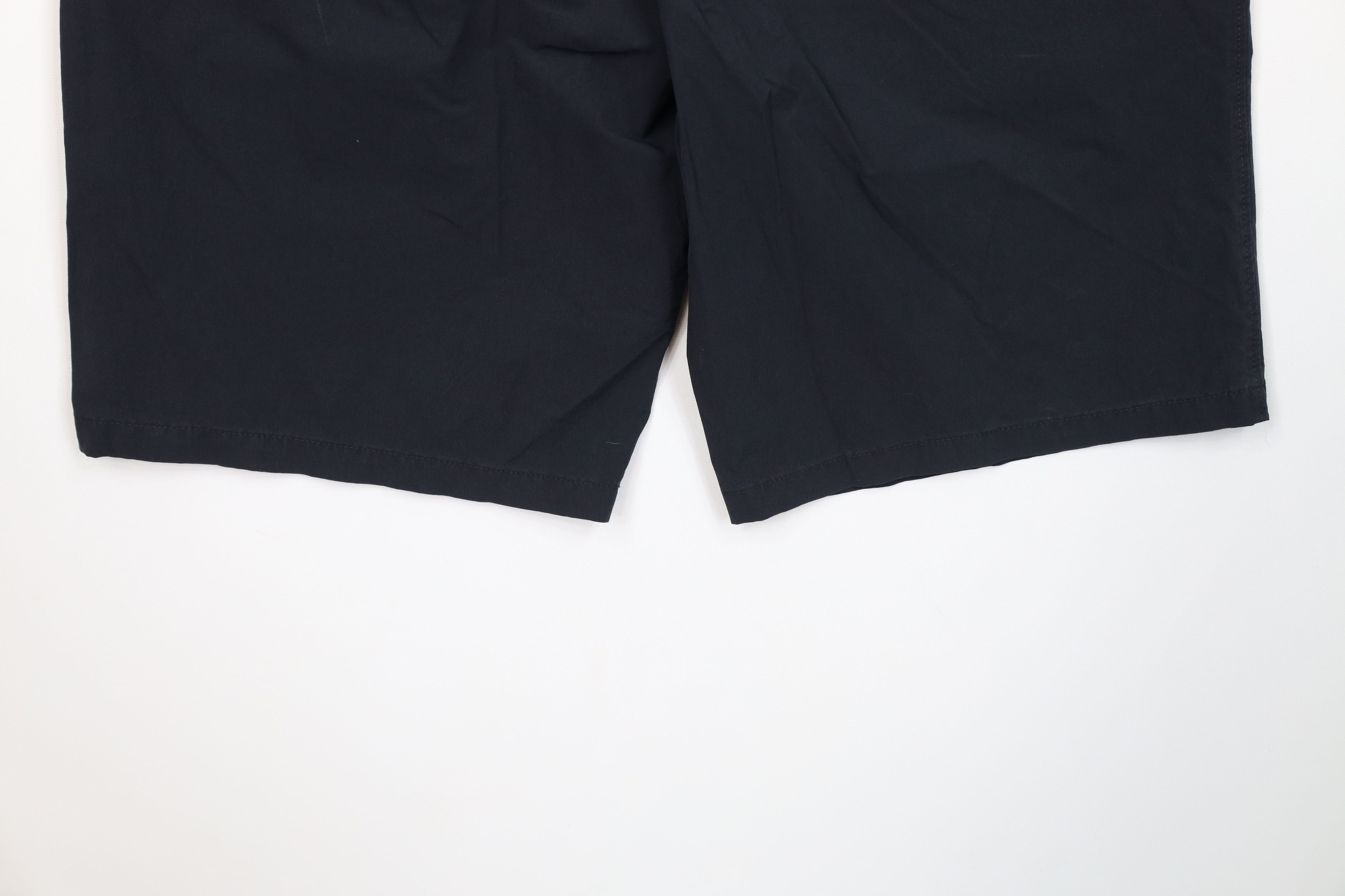 Oakley Vintage Oakley O Logo Above Knee Golf Chino Shorts Black Size US 34 / EU 50 - 14 Thumbnail