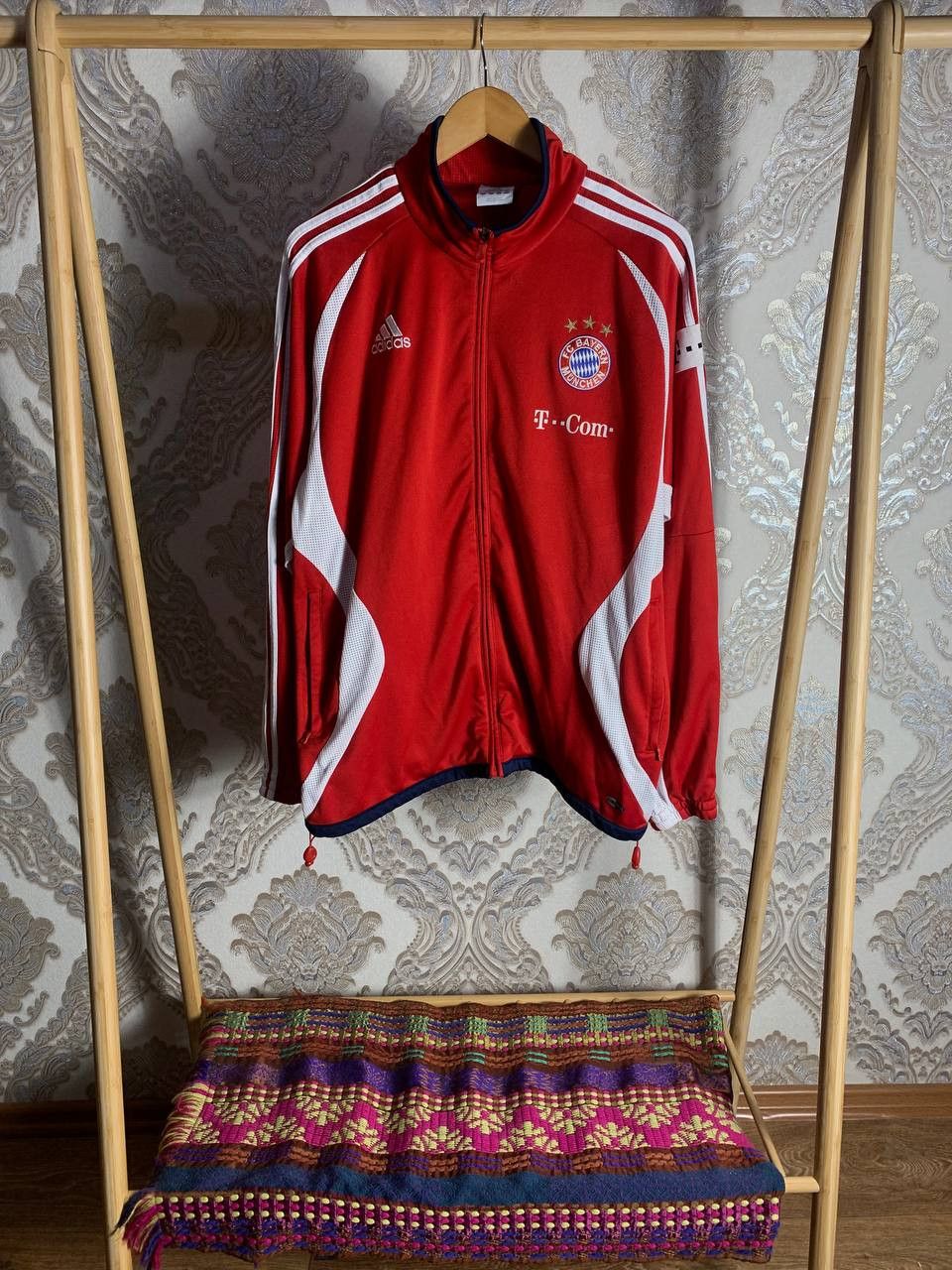 Adidas Vintage Adidas FC Bayern Munchen Germany Soccer Jacket Retro Size US L / EU 52-54 / 3 - 1 Thumbnail