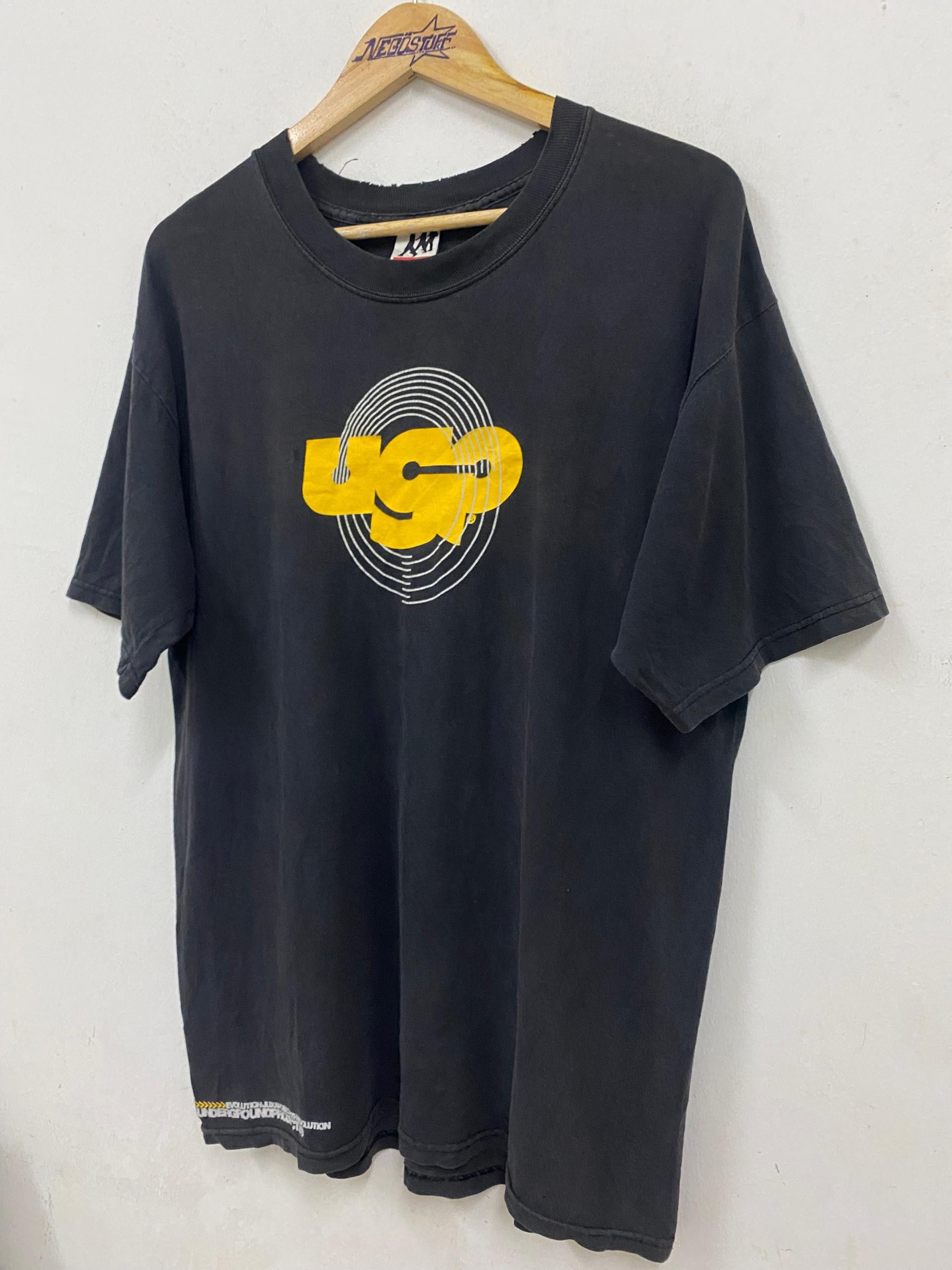 Girl Skateboards Vintage UGP Skateboards streetwear distressed tees Size US L / EU 52-54 / 3 - 2 Thumbnail