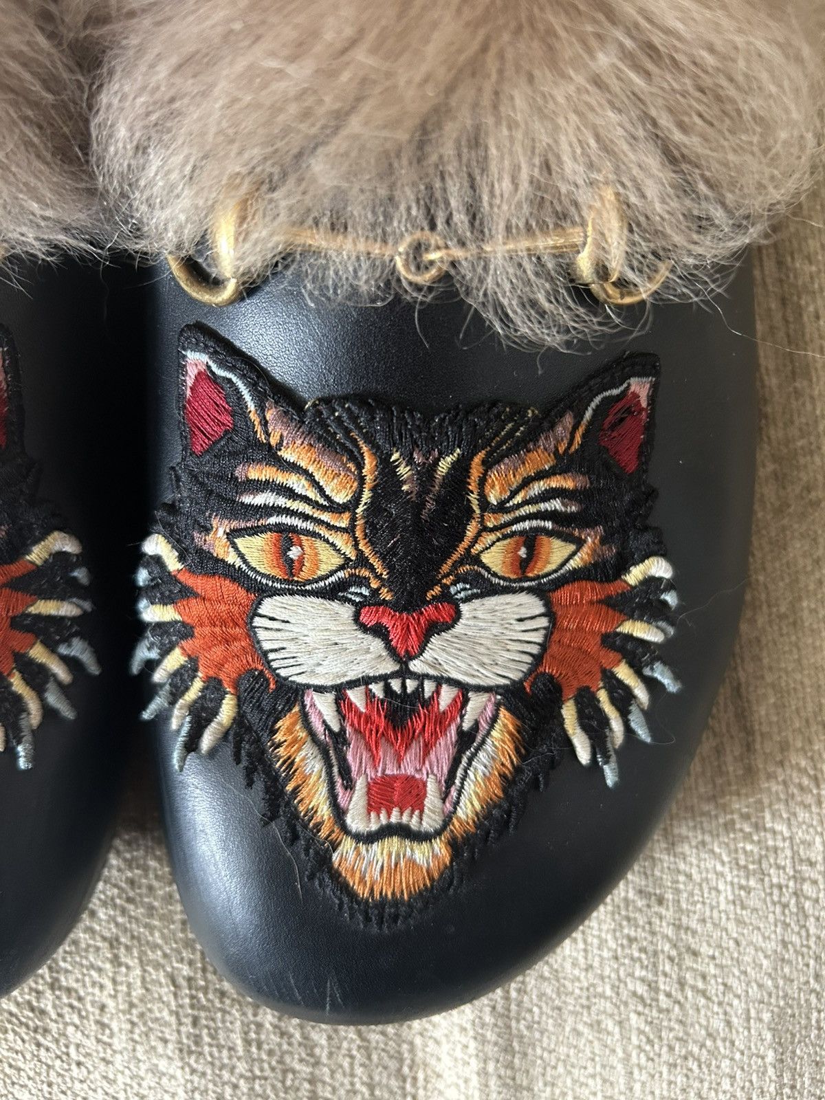 Gucci Gucci mules with the fur Size US 10.5 / EU 43-44 - 3 Thumbnail