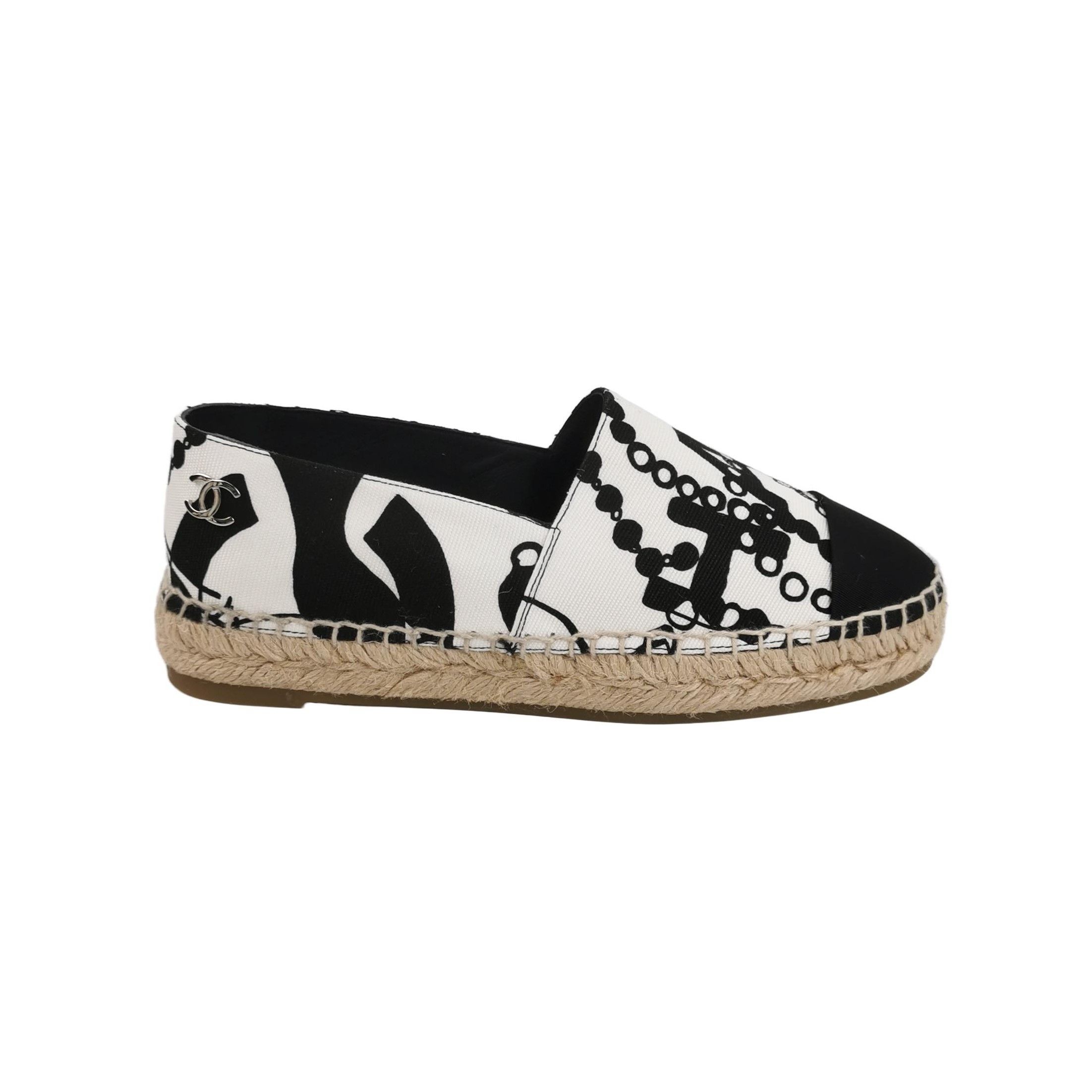 Chanel Chanel Women 7 Flats Size US 7 / IT 37 - 1 Thumbnail
