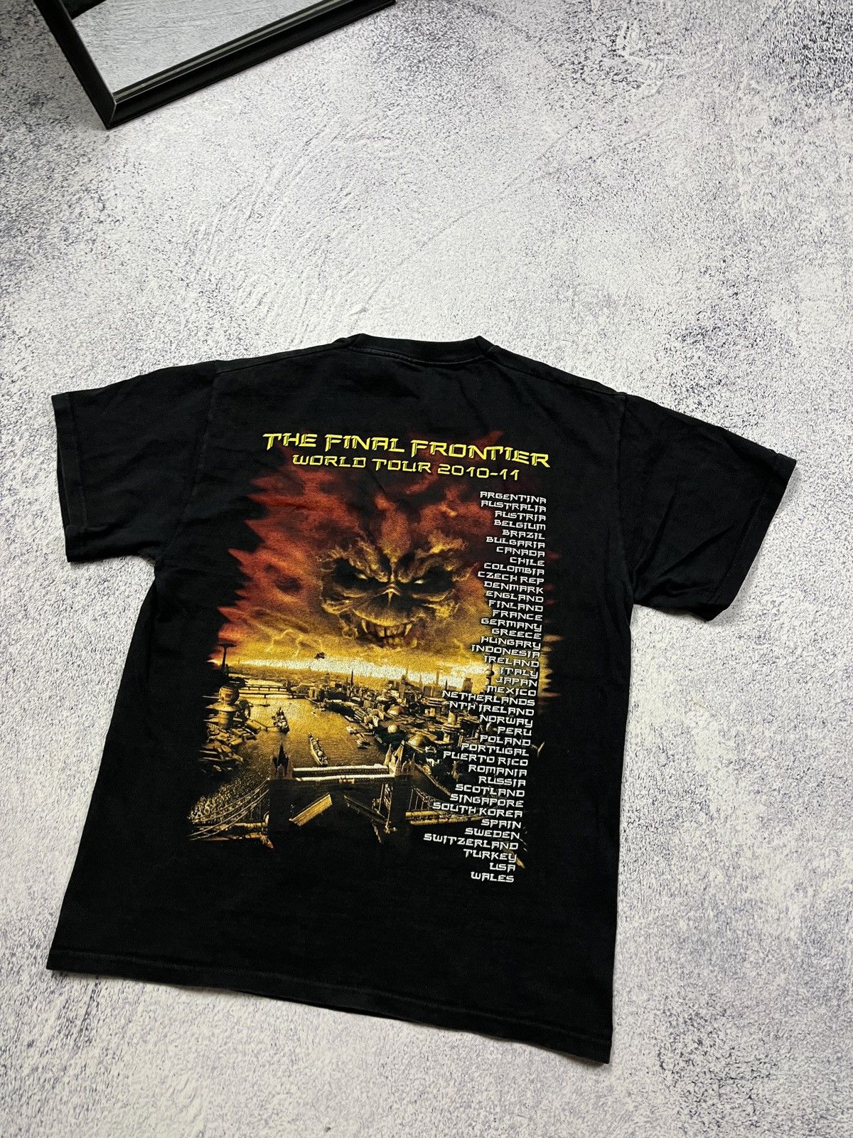 Band Tees × Iron Maiden × Vintage Vintage Iron Maiden The Final Frontier Tour Tee T-Shirt 2010 Size US M / EU 48-50 / 2 - 11 Thumbnail