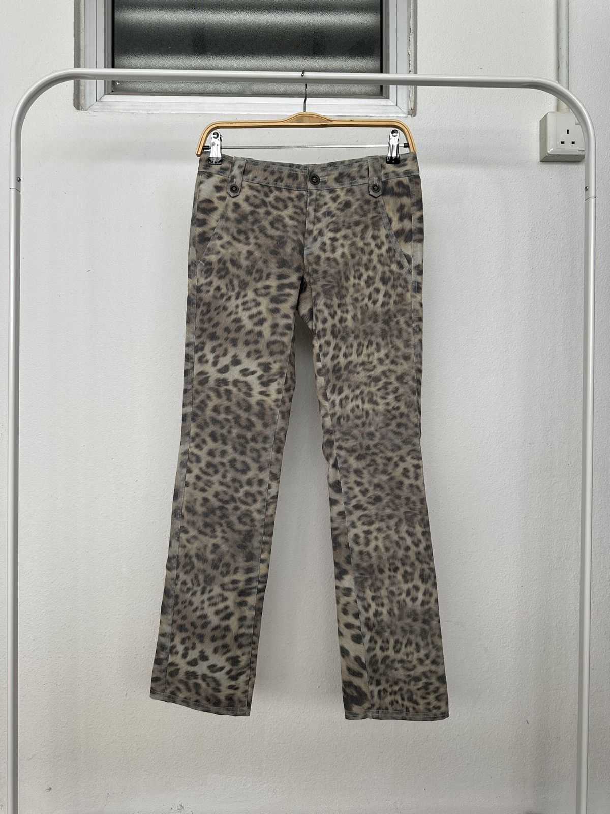 5351 POUR LES HOMMES 00's Abahouse Devinette leopard overprinted pant Size US 29 - 12 Thumbnail