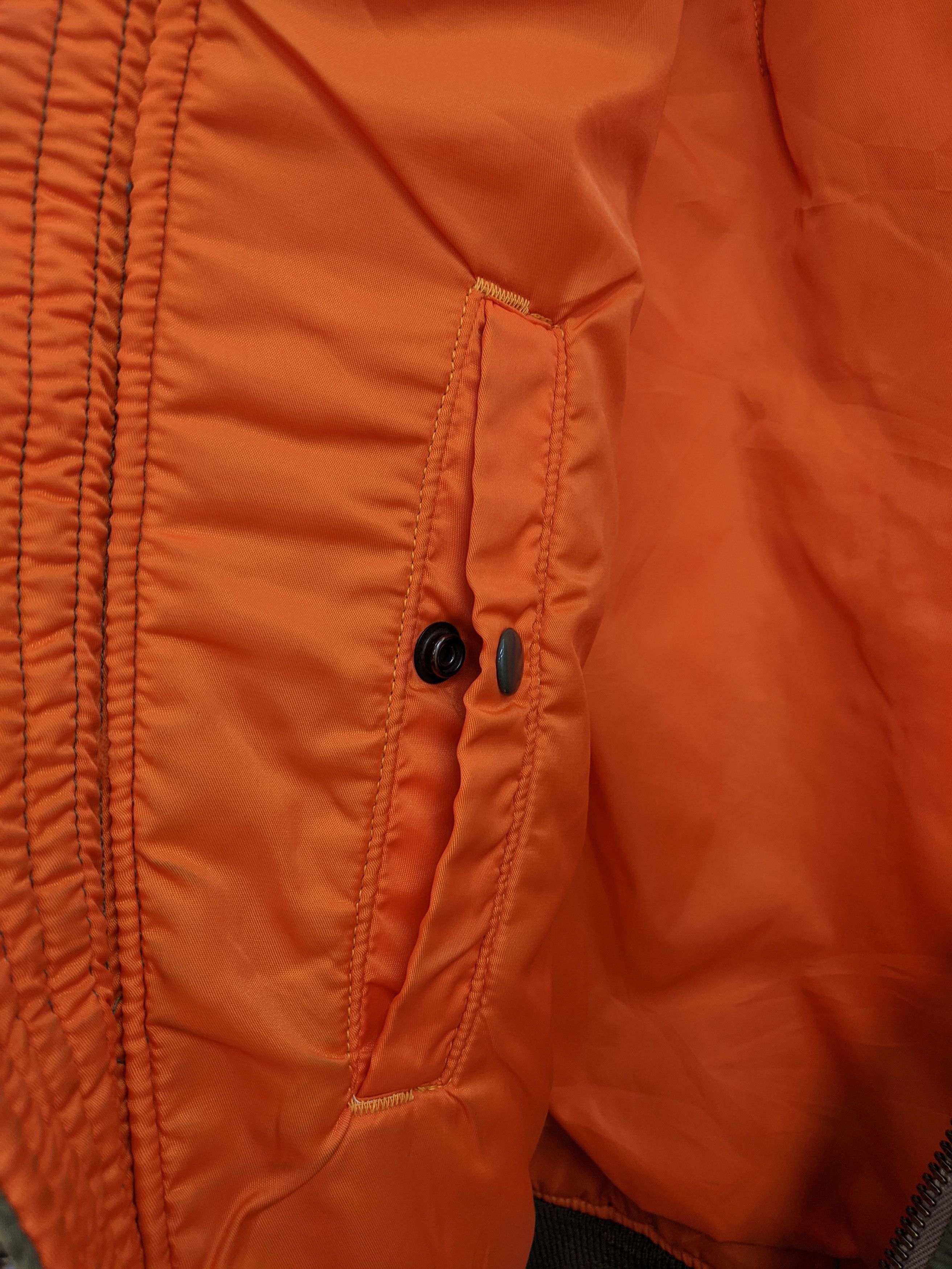 Alpha Industries Vintage Faded Alpha Industries Military Bombers Jacket J0320 Size US L / EU 52-54 / 3 - 8 Thumbnail