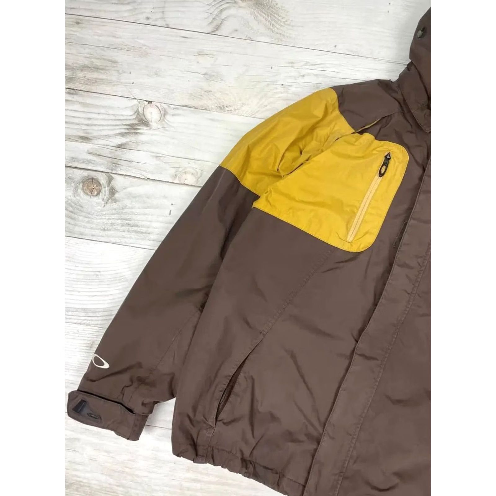 Oakley VINTAGE Oakley Jacket Ski 90s Nylon Logo Men Size S Brown Size US S / EU 44-46 / 1 - 6 Thumbnail