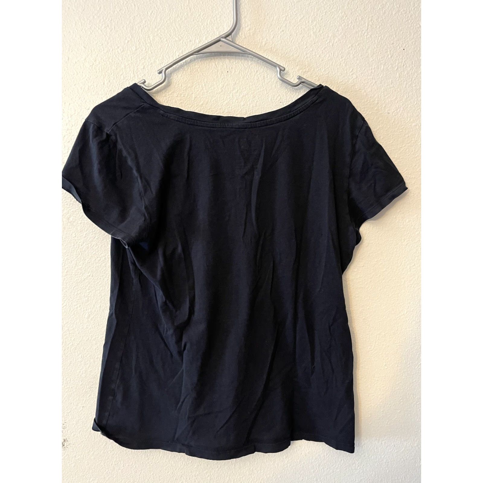Gap Womens GAP Essential V-Neck Black Short Sleeve T-Shirt M Solid Size M / US 6-8 / IT 42-44 - 2 Thumbnail
