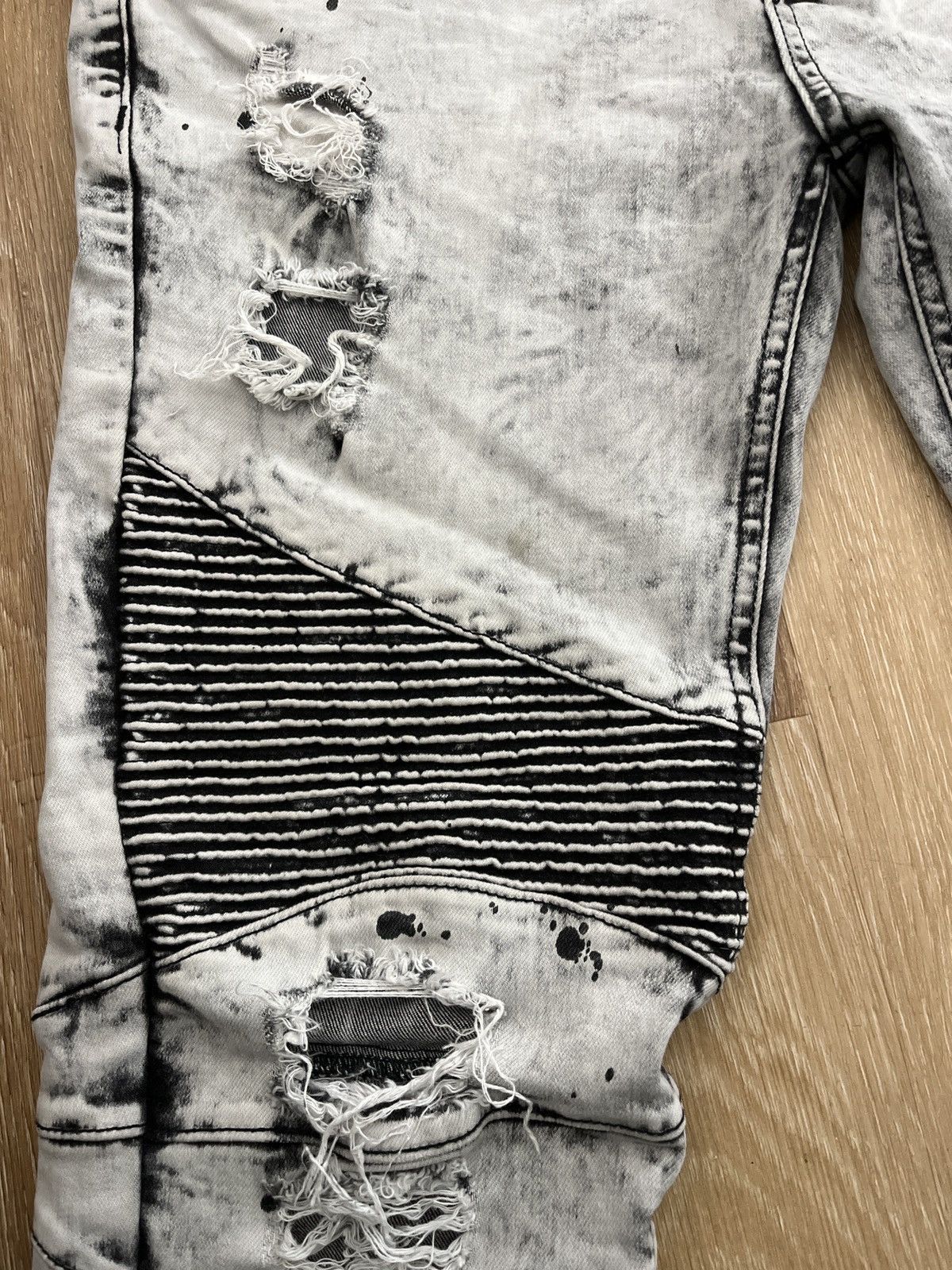 H&M KDNK Medium Grey White and black biker jeans used size 32x32 Size US 32 / EU 48 - 9 Thumbnail