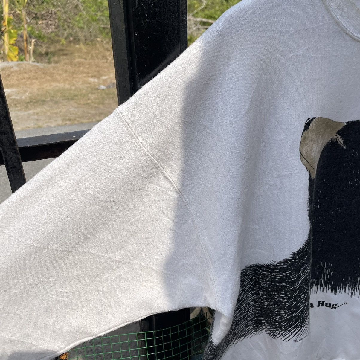 Vintage 🔥Vintage 90s Whellhouse Design The Hug Big Bear Sweatshirts Size US L / EU 52-54 / 3 - 8 Thumbnail
