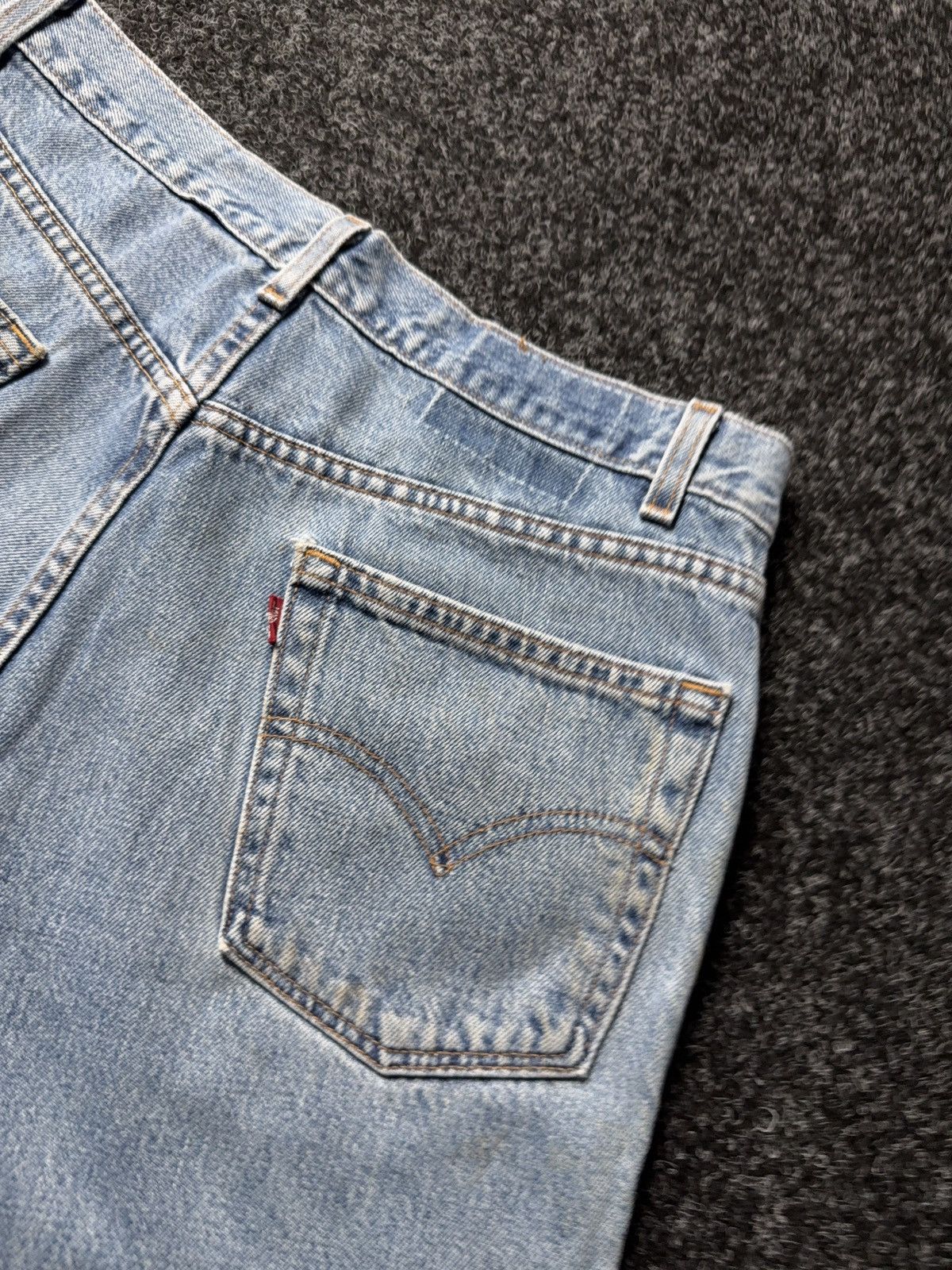 Levi's Vintage Clothing 90s Levi's 550 Distressed Dirty Relaxed Fit USA Retro Jeans Size US 35 - 19 Thumbnail