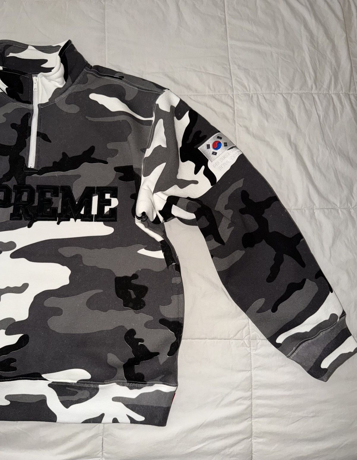 Supreme Supreme shop flag Seoul half zip pullover snow camo (medium) Size US M / EU 48-50 / 2 - 3 Thumbnail