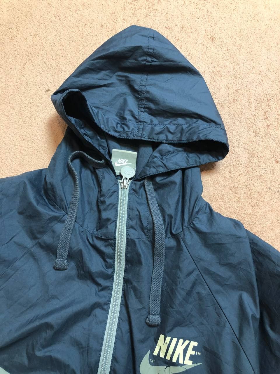 Nike Vintage Nike Waterproof Light Jacket Size S Size US S / EU 44-46 / 1 - 17 Thumbnail