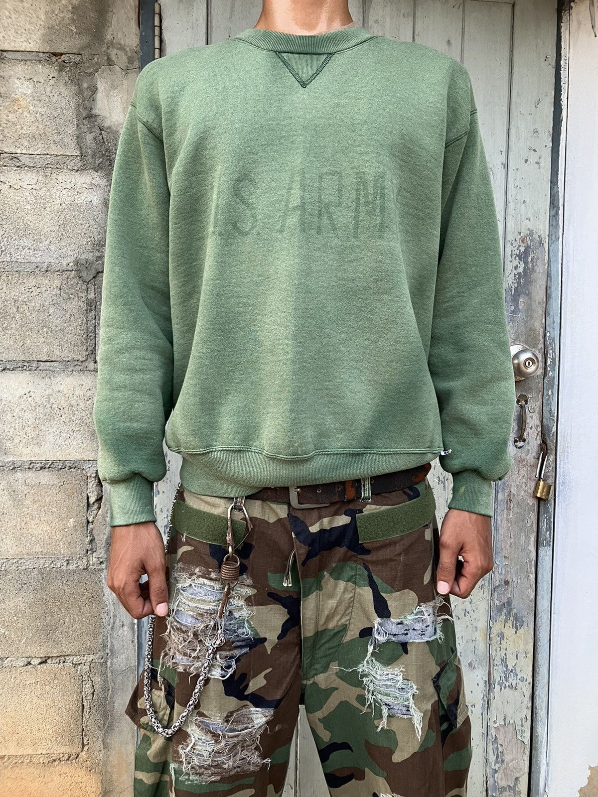 Russell Athletic × Vintage Vintage Russell sweater & faded us.Army. (Made in USA.) Size US M / EU 48-50 / 2 - 16 Thumbnail