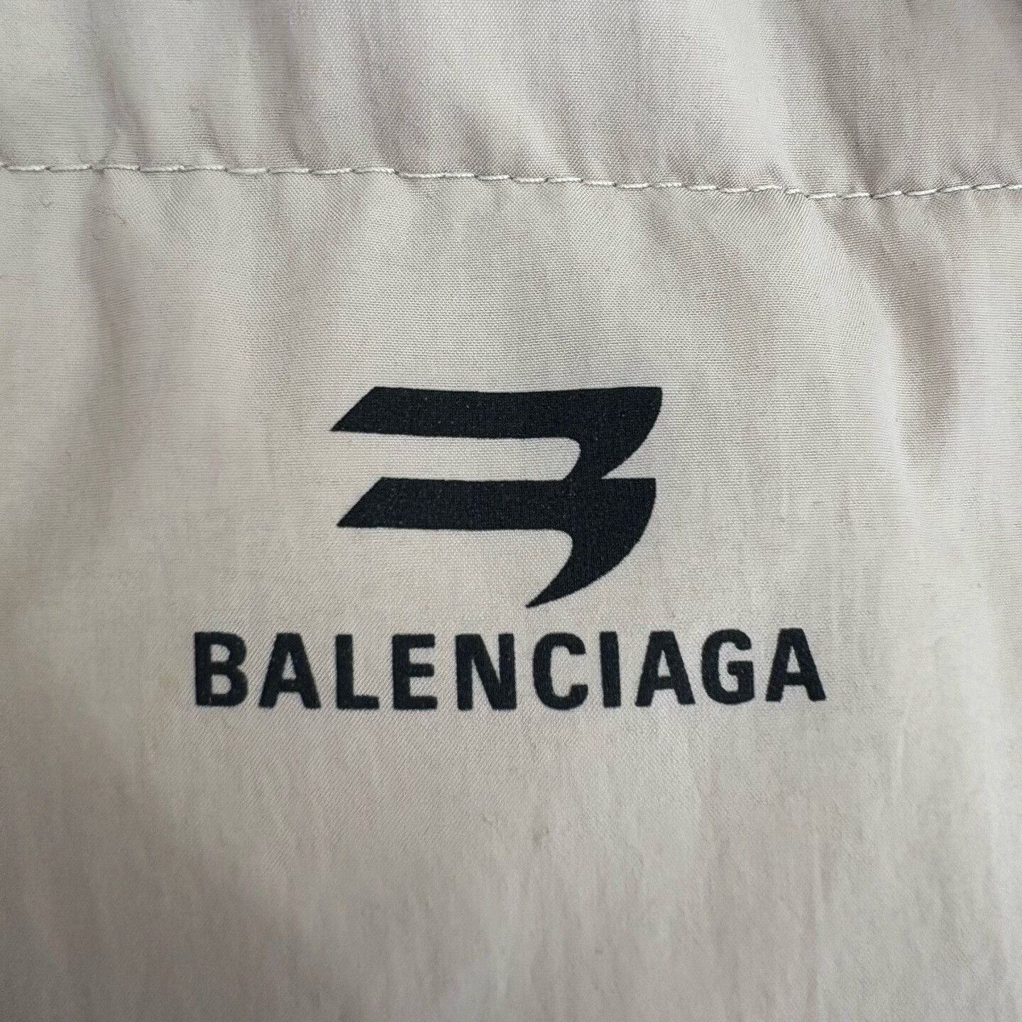 Balenciaga balenciaga beige double hook puffer jacket Size US M / EU 48-50 / 2 - 6 Thumbnail