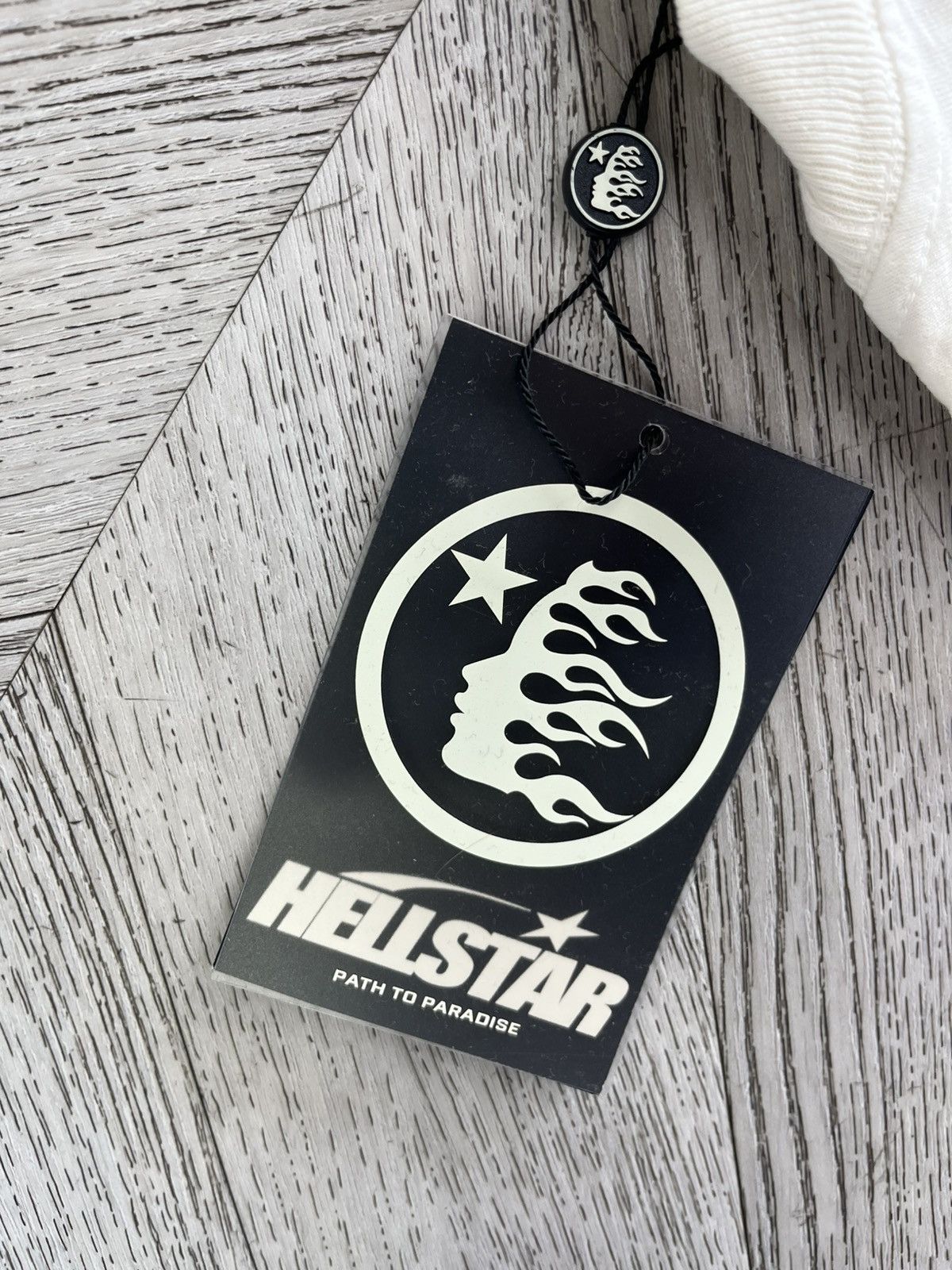 HELLSTAR Hellstar “Breaking News” tee (white) Size US XL / EU 56 / 4 - 5 Thumbnail