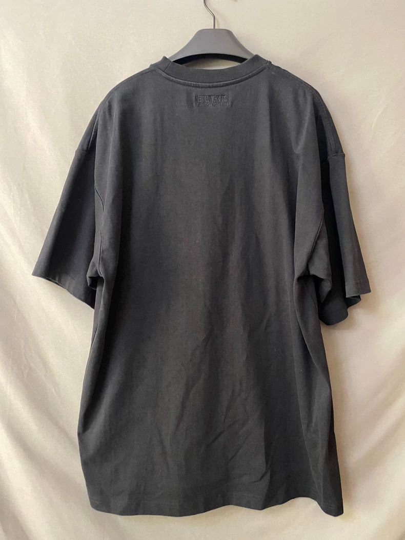 Vetements Vetements Sanskrit embroidery patched short-sleeved Size US S / EU 44-46 / 1 - 4 Thumbnail